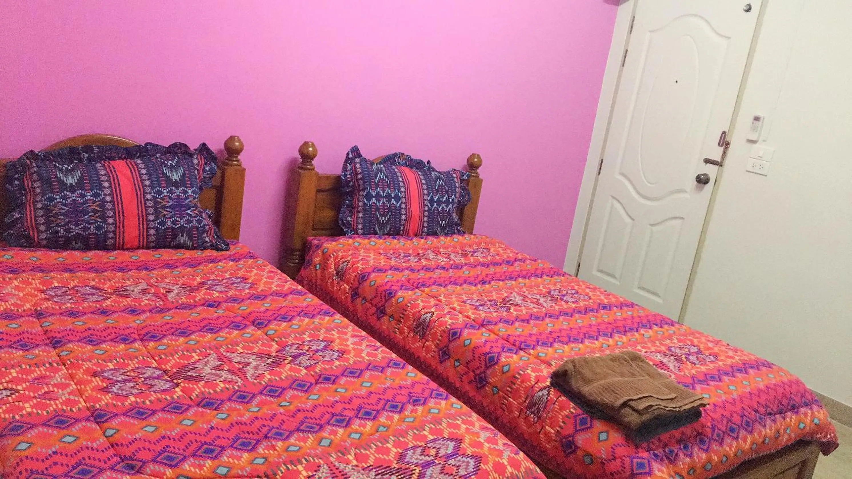 Deluxe Twin Room in Vanlisut Hotel Ngamwongwan