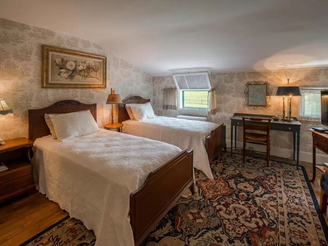 King Room in The Neighbour House B&B