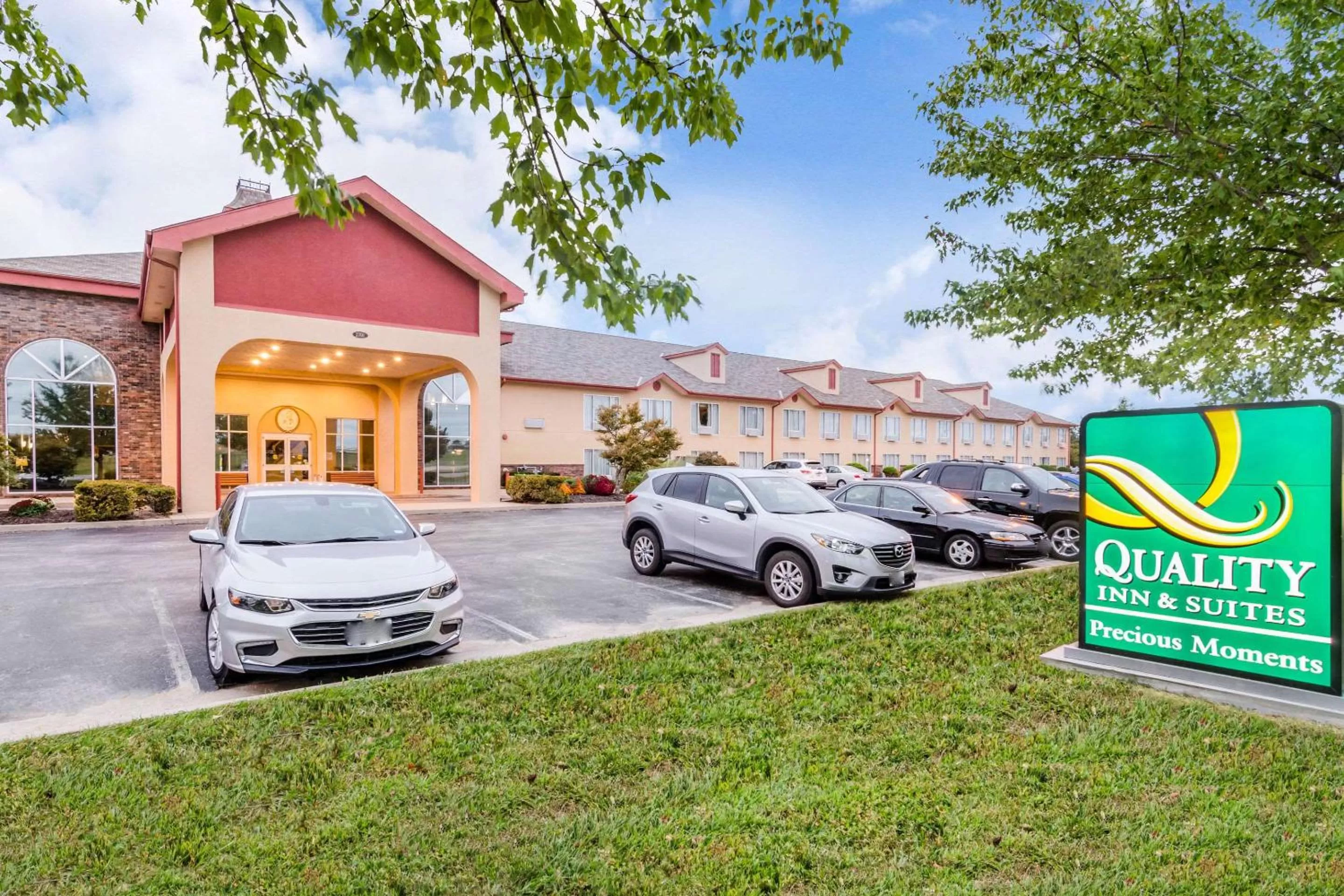 Quality Inn & Suites Carthage near Precious Moments Chapel