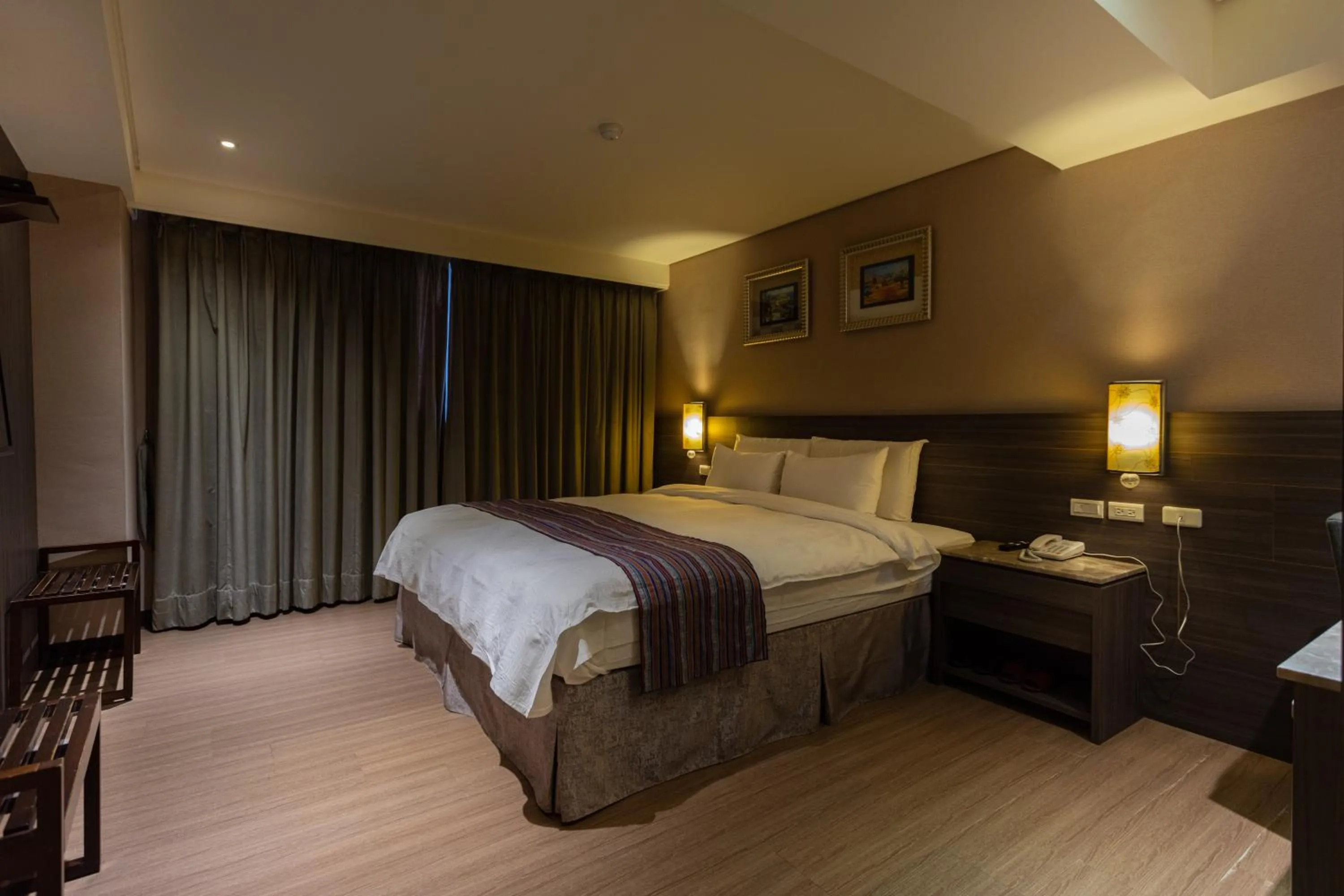 Double Room in Royal Guest Hotel