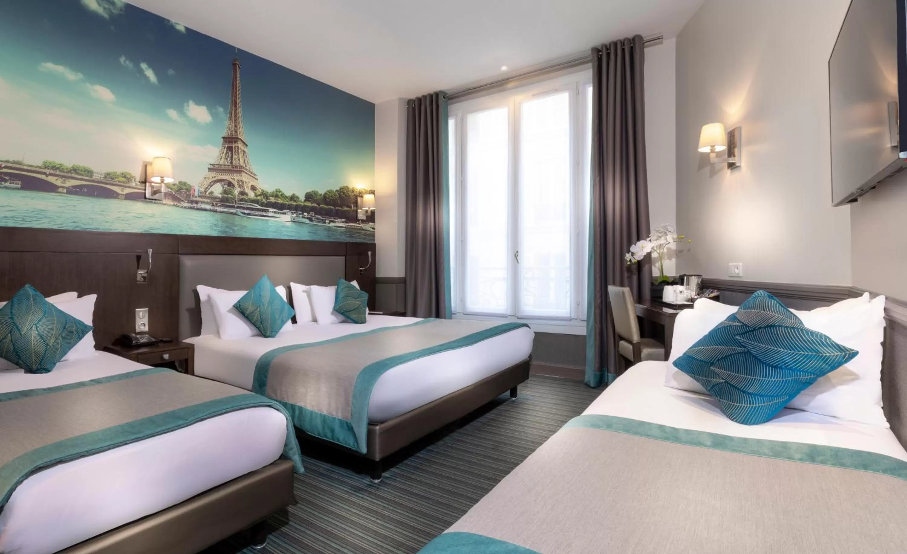 Quadruple Room in Elysées Ceramic