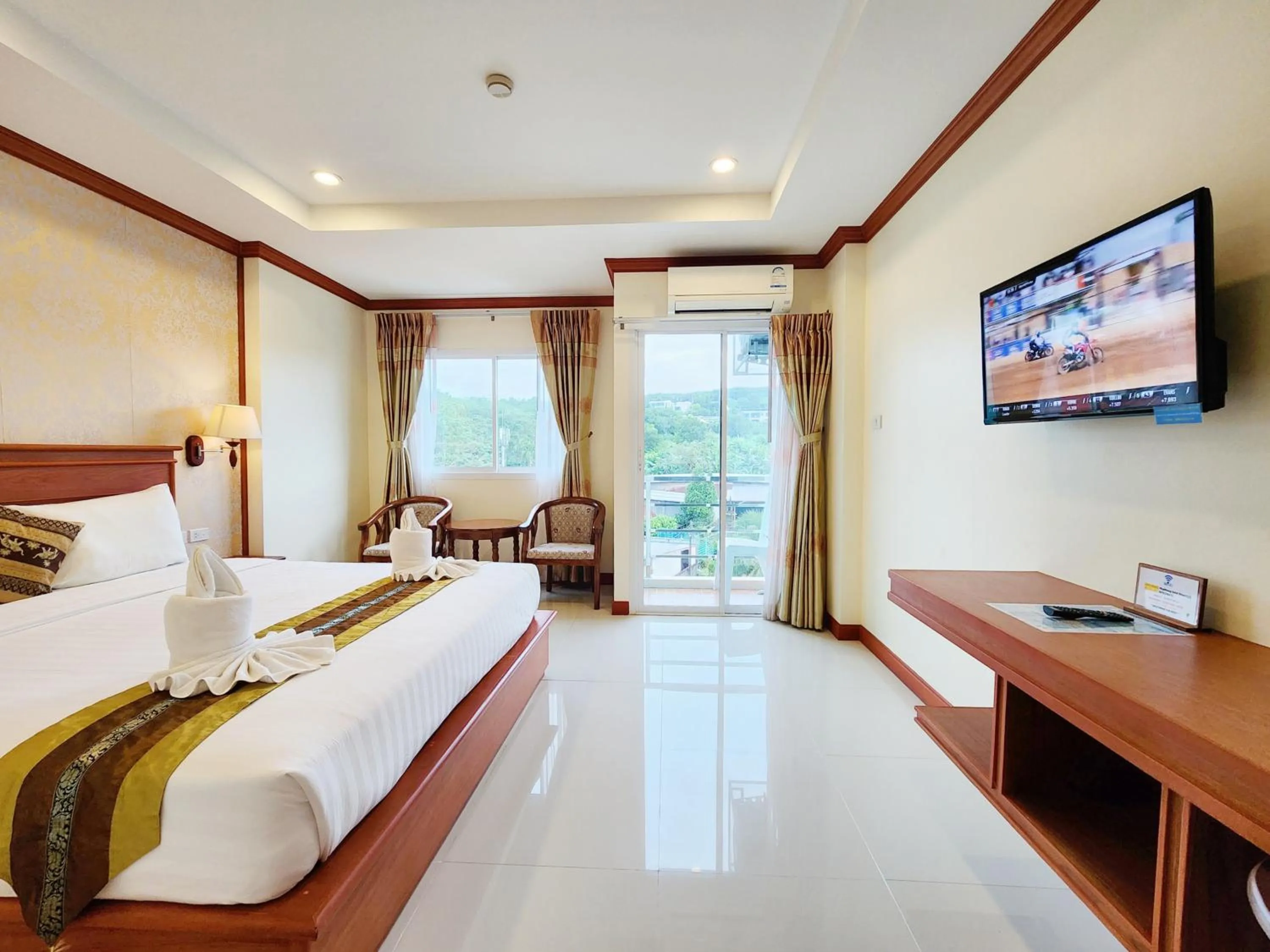 Deluxe King Room in Phaithong Sotel Resort