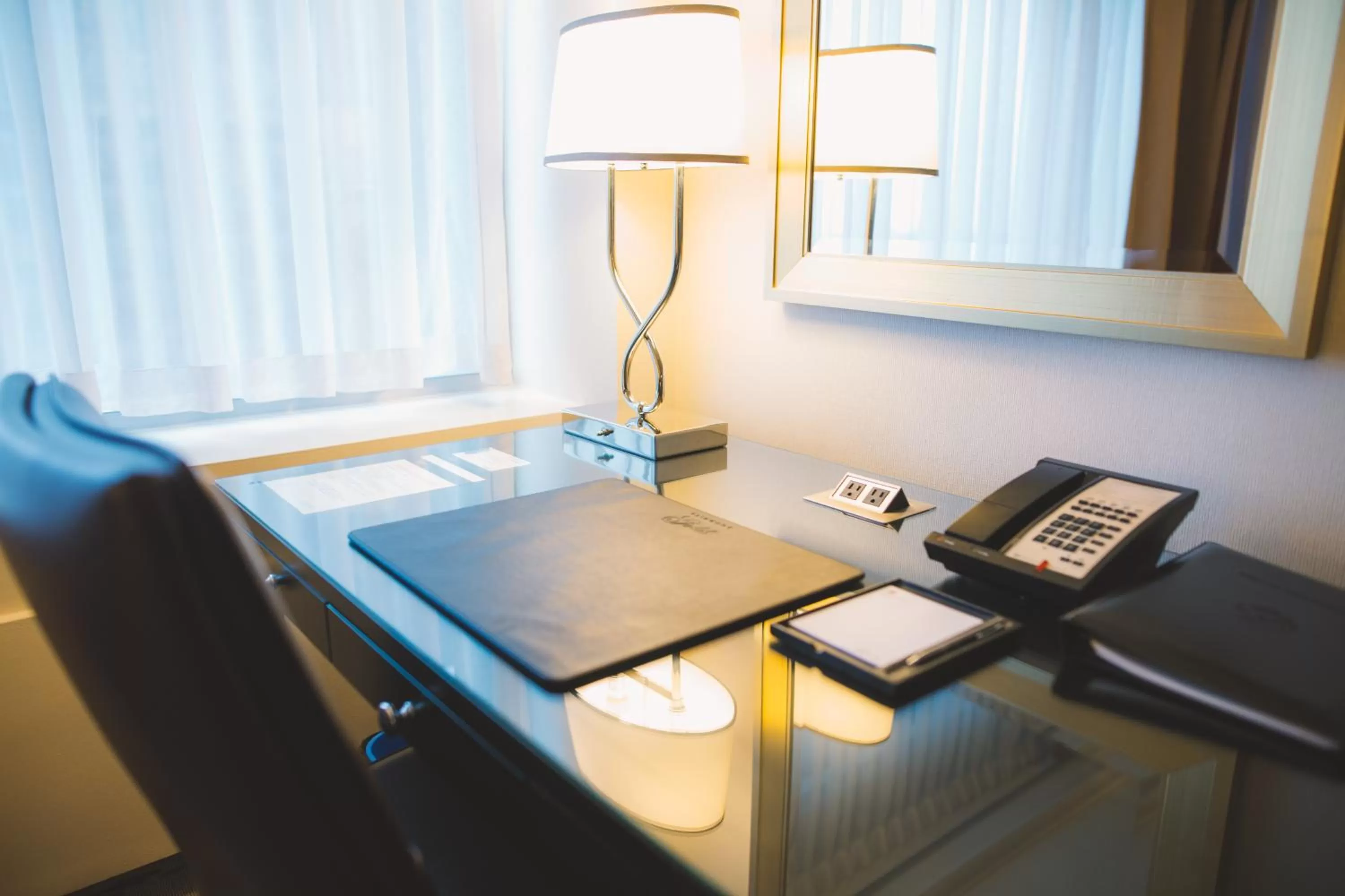 Fairmont View King Room in Fairmont Winnipeg