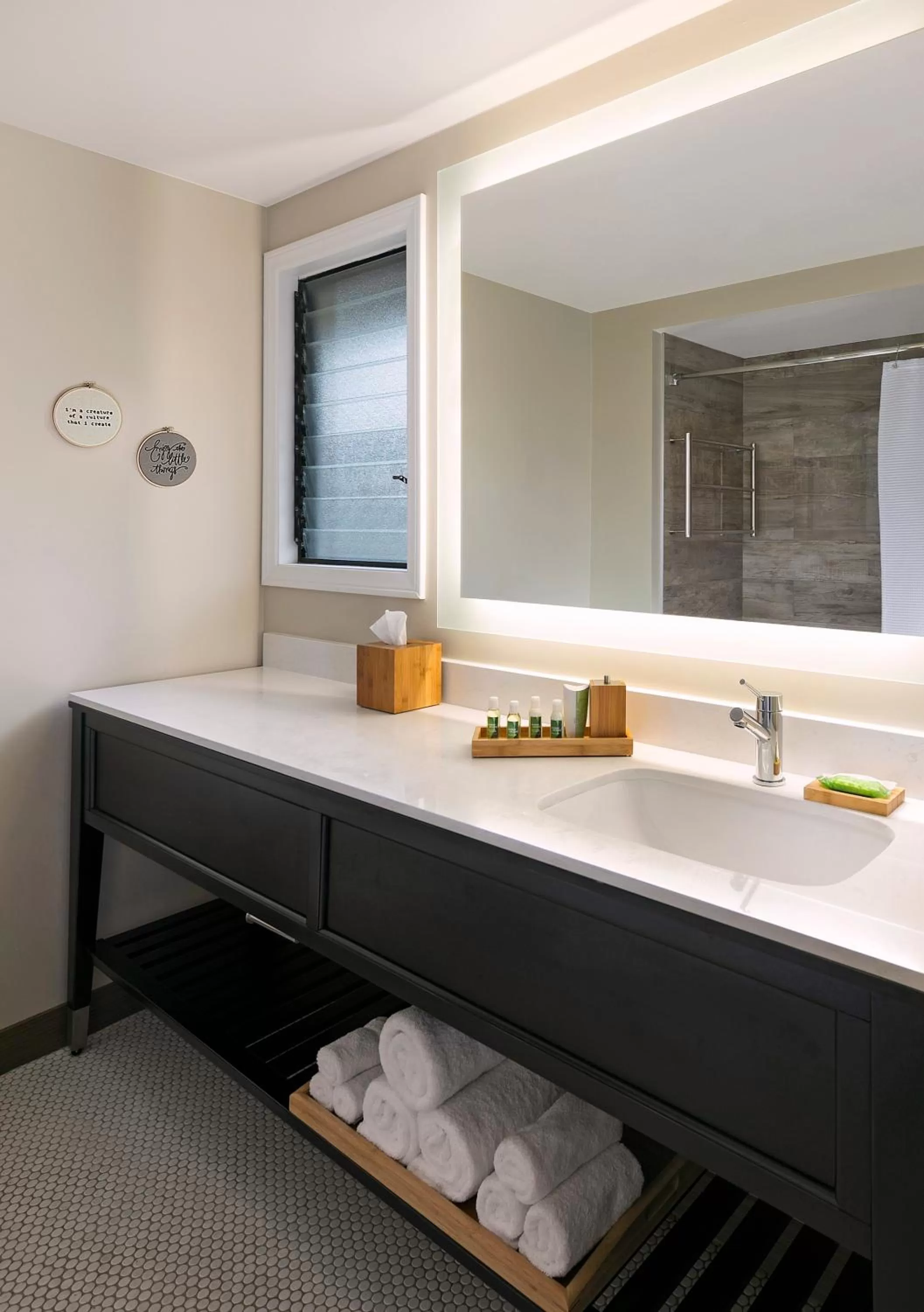 Standard Queen Room with Two Queen Beds in Oceanpoint Ranch