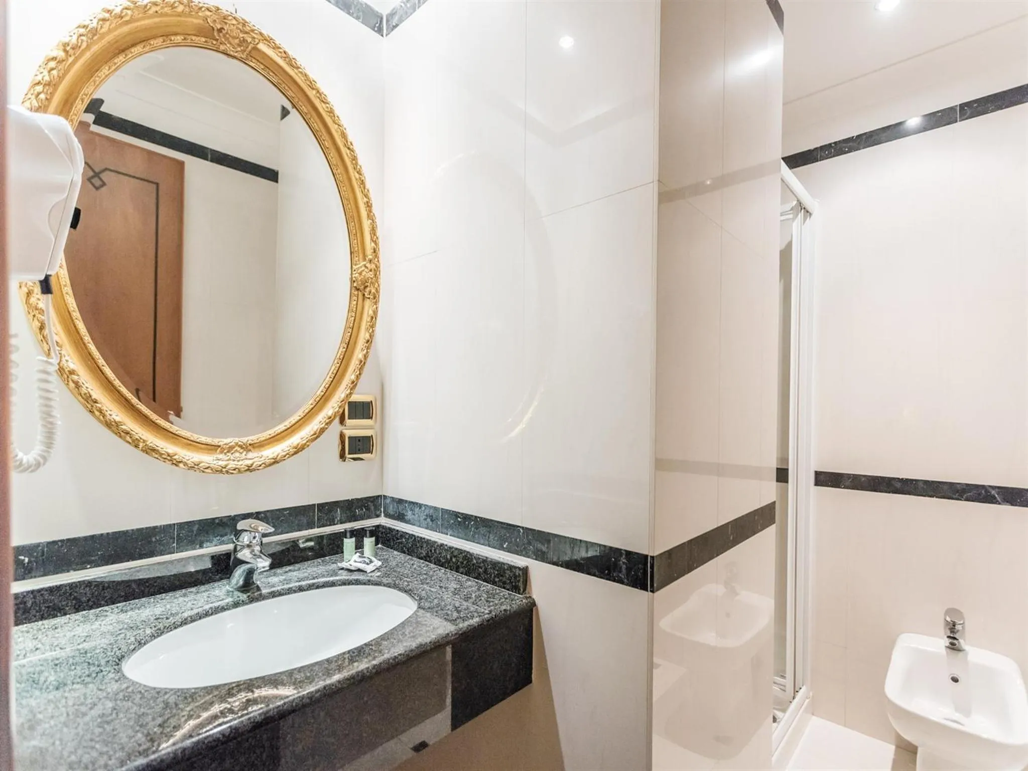 Triple Room in Raeli Hotel Regio