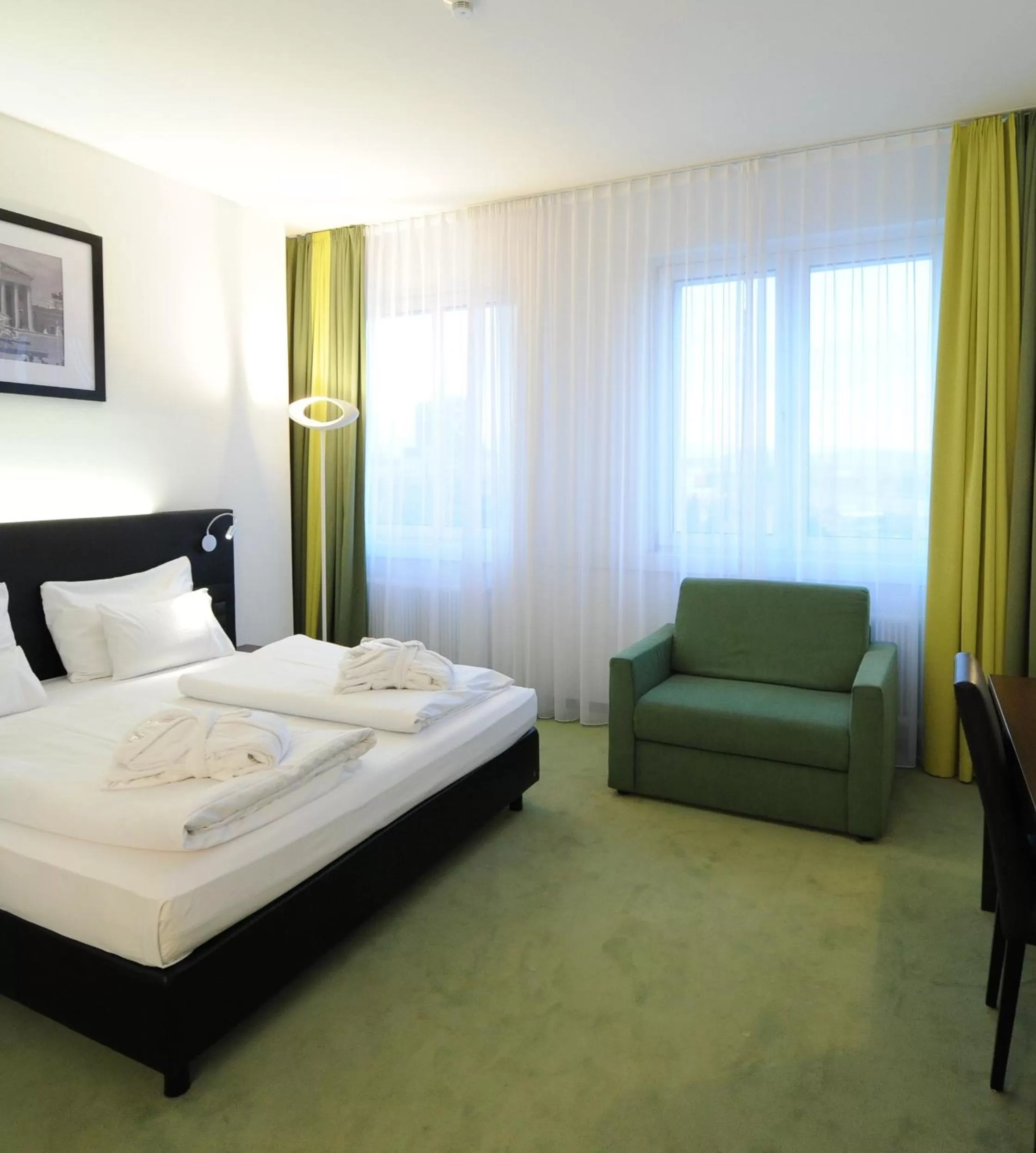 Photo of the whole room, Bed in Rainers Hotel Vienna