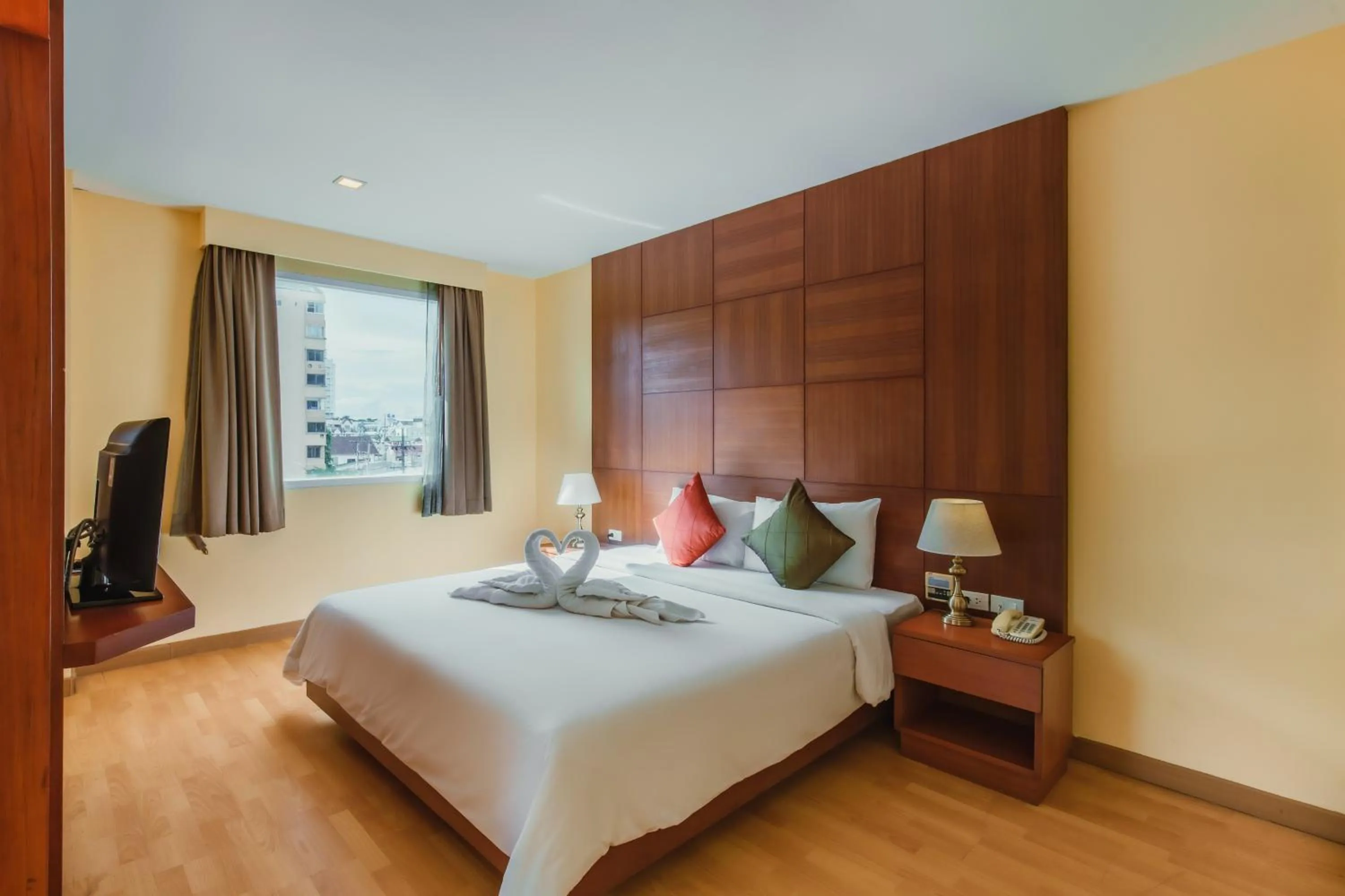 Family Suite - City View in Elite Suites Patong