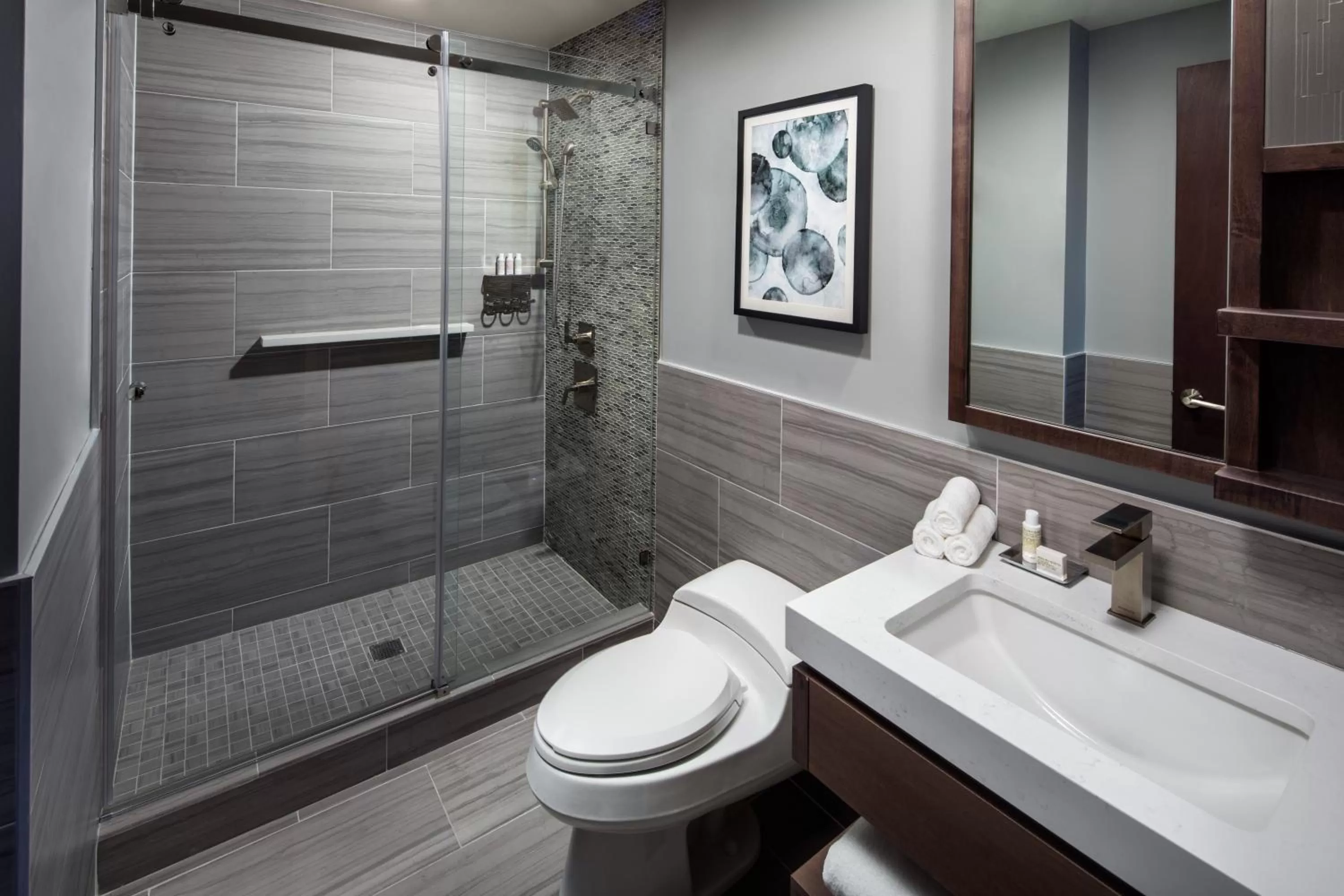 Standard King Room - Communications Accessible in Hotel Indigo Flushing - LaGuardia