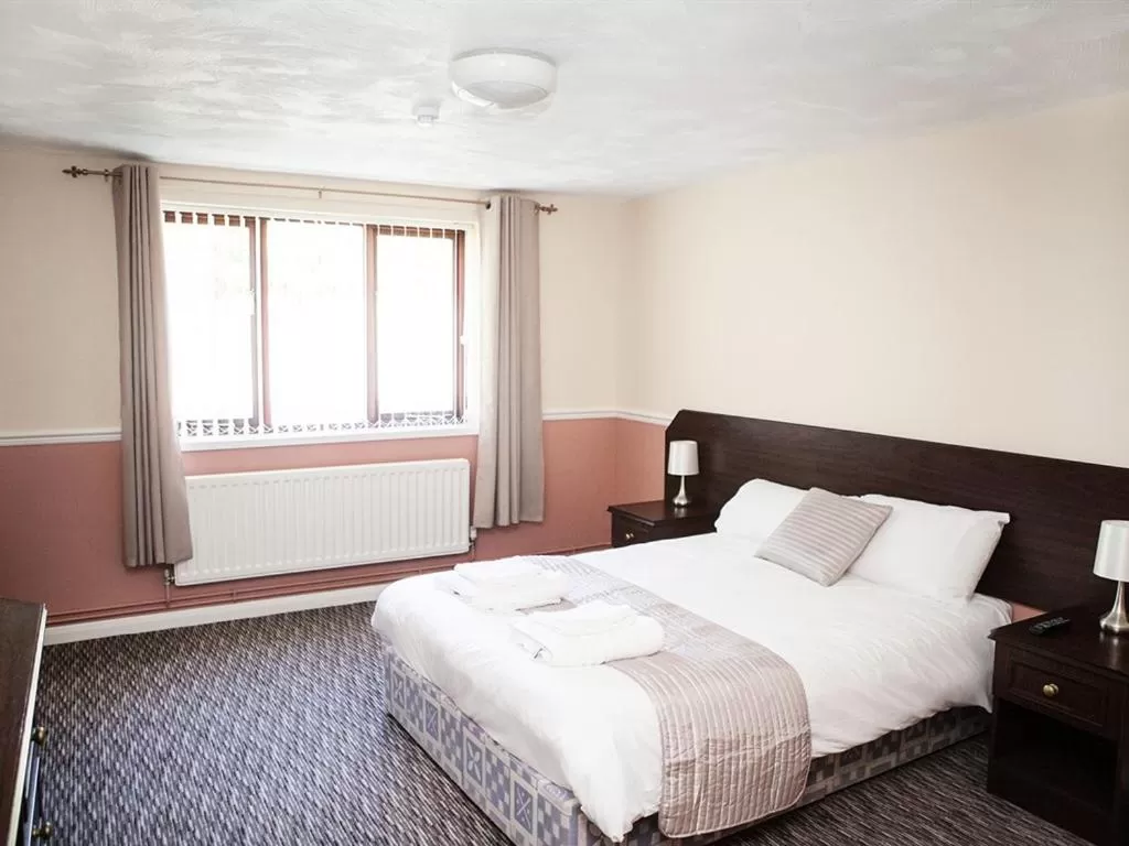 Twin Room with Private Bathroom - single occupancy in The Crewe Arms Hotel