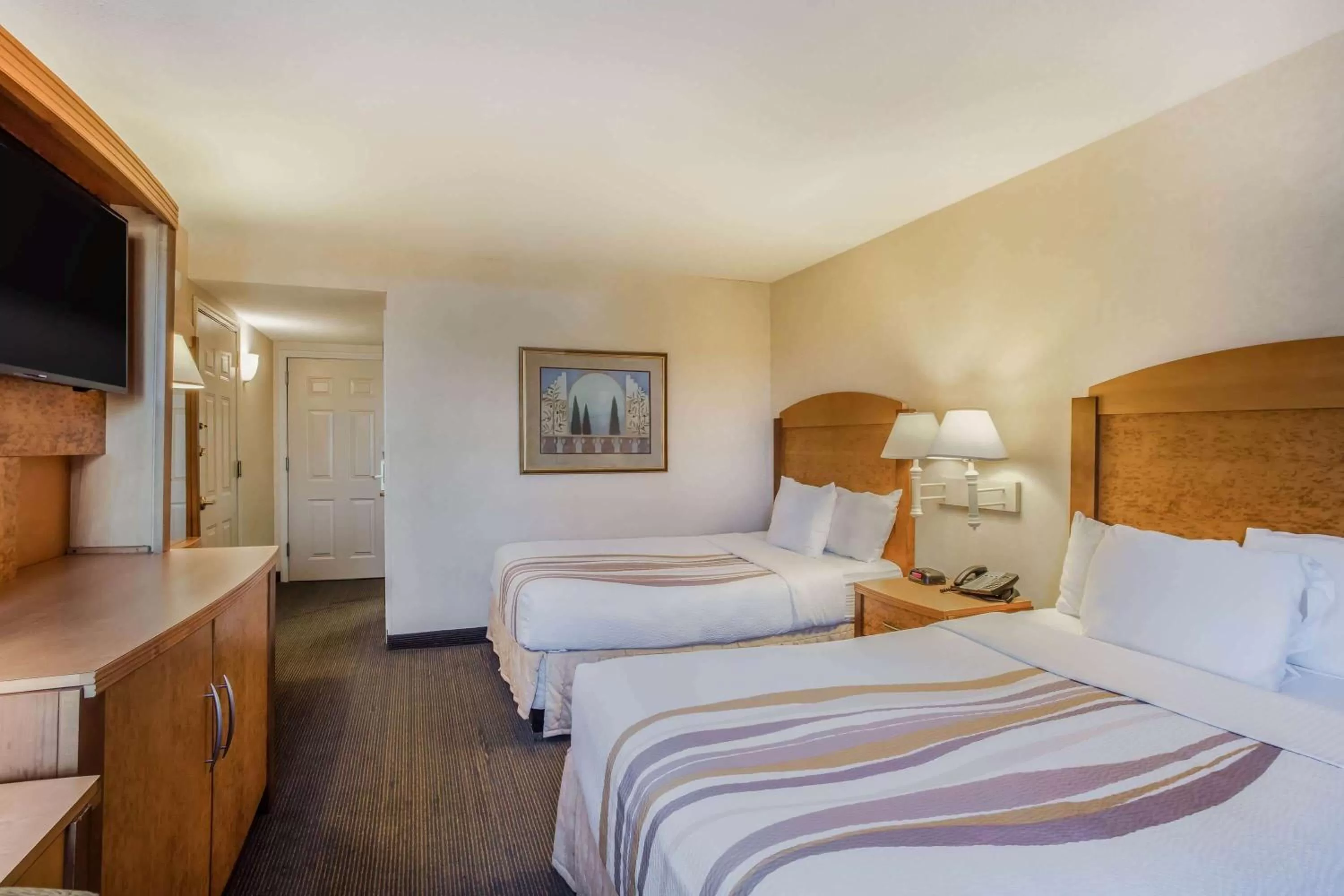 Double Room with Two Double Beds - Mobility Access in La Quinta by Wyndham Islip - MacArthur Airport