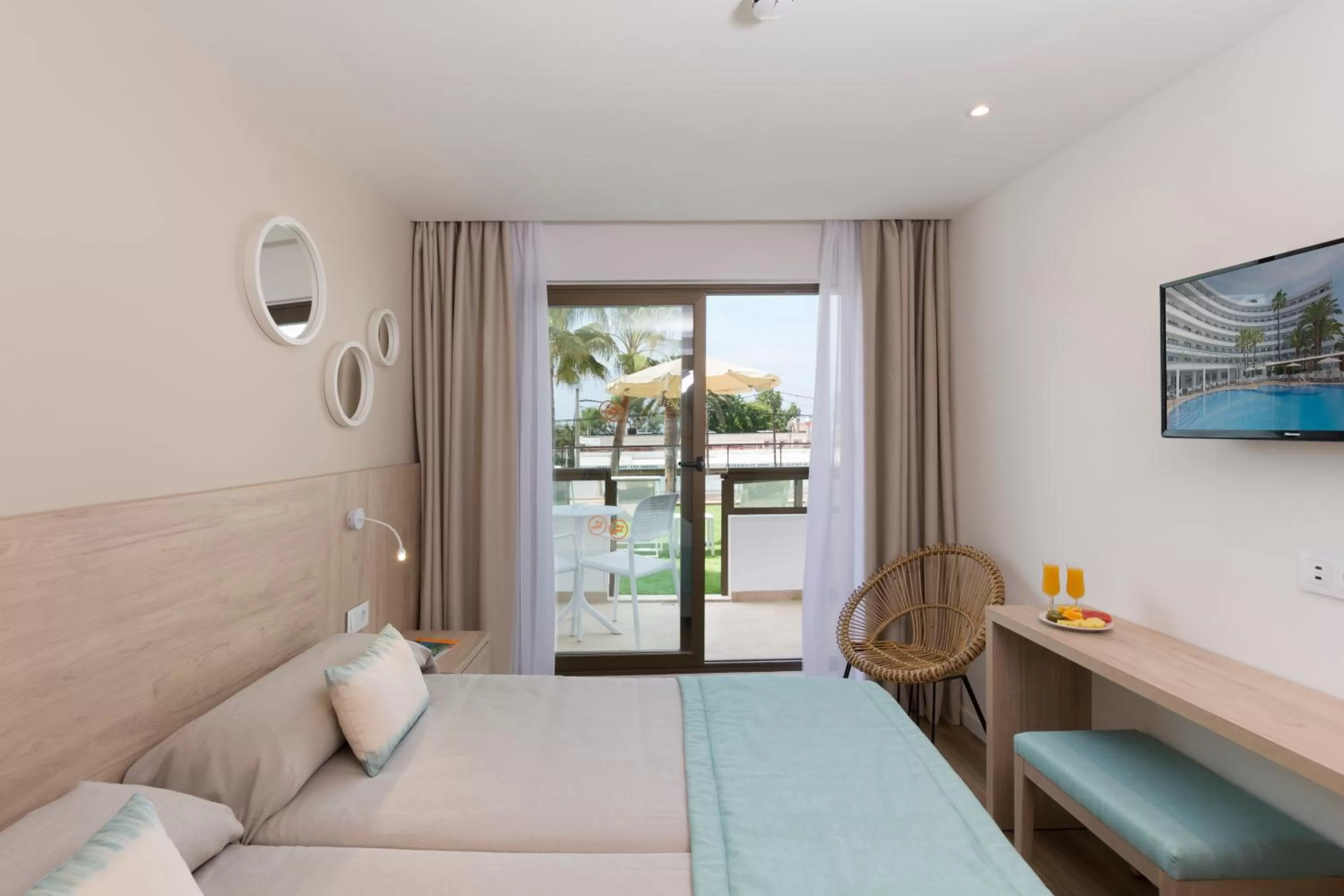 Twin Room with Terrace in HSM Linda Playa