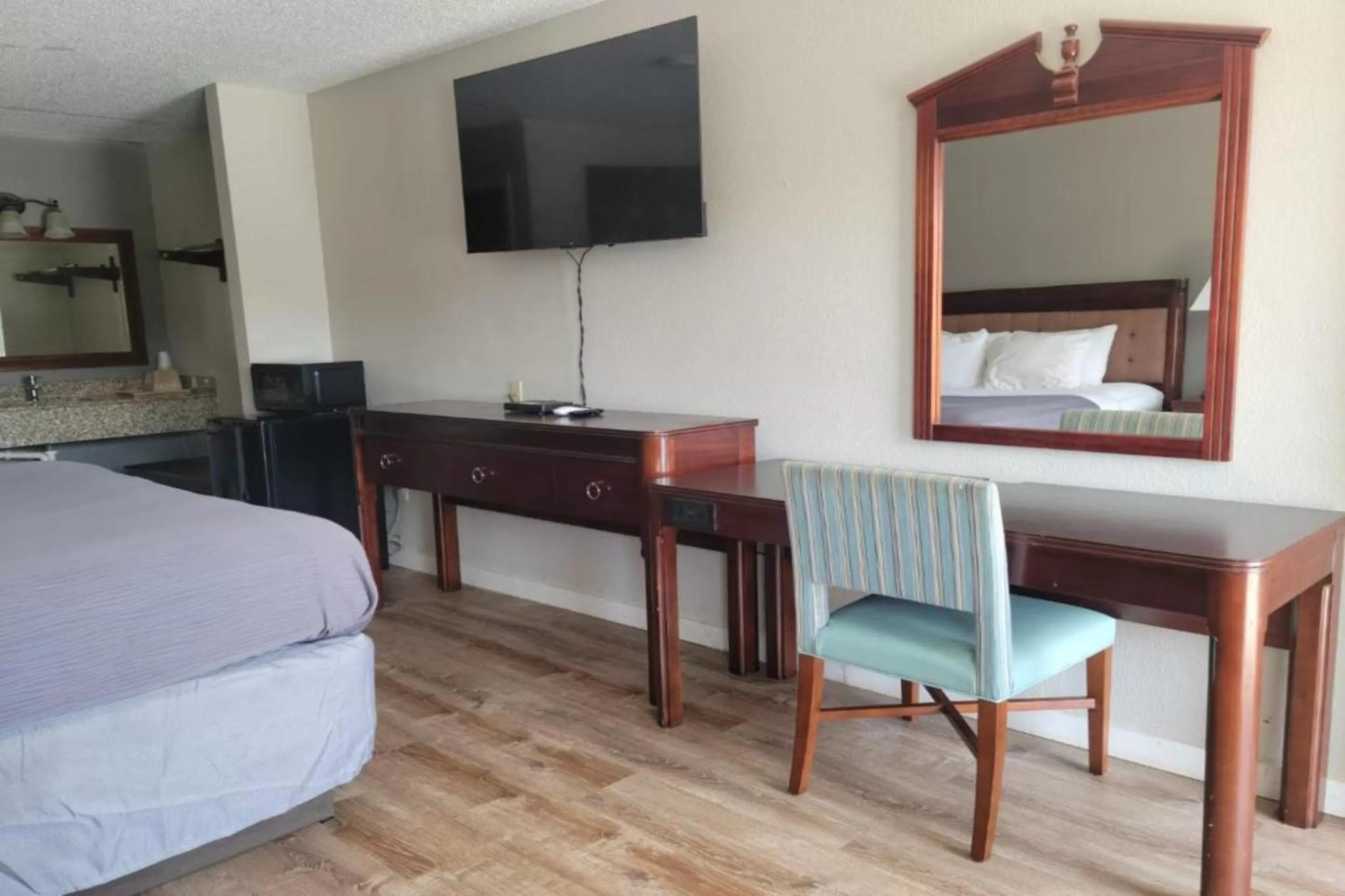 King Bed Non-Smoking in Western Motel, Thomasville