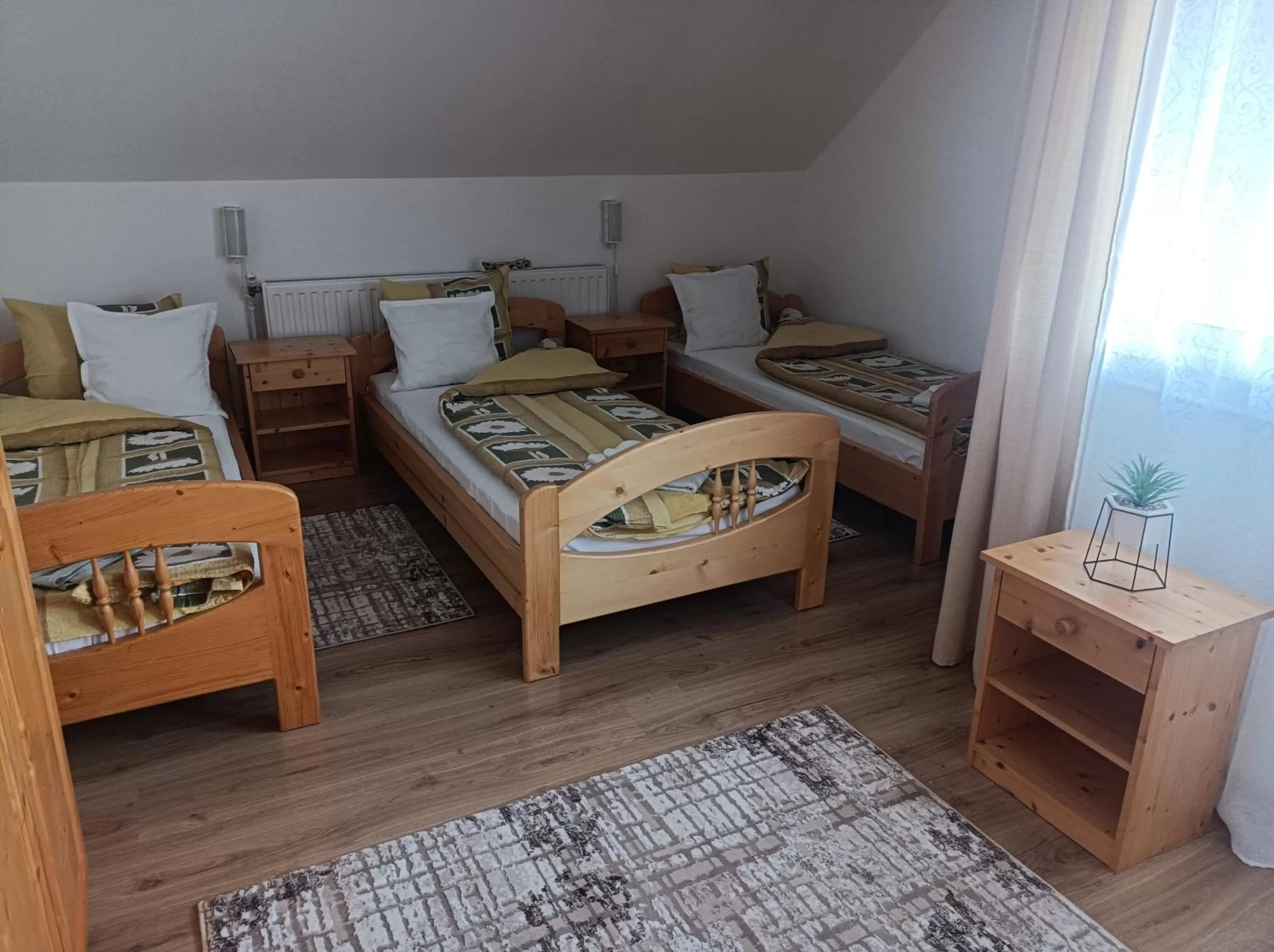 Triple Room with Shared Bathroom in Nárcisz B&B