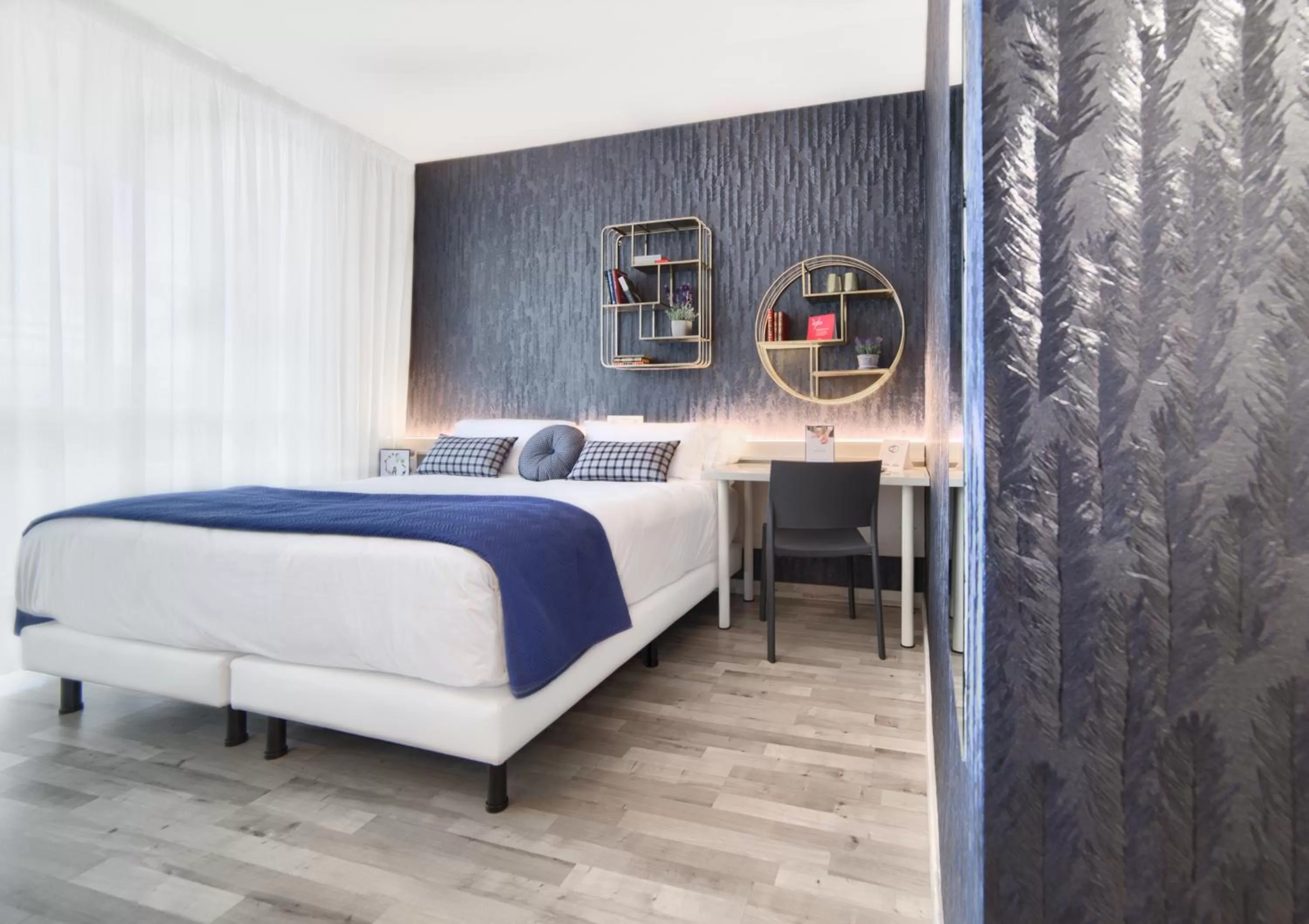 Double Room with Terrace - single occupancy in Hotel Luze El Villa