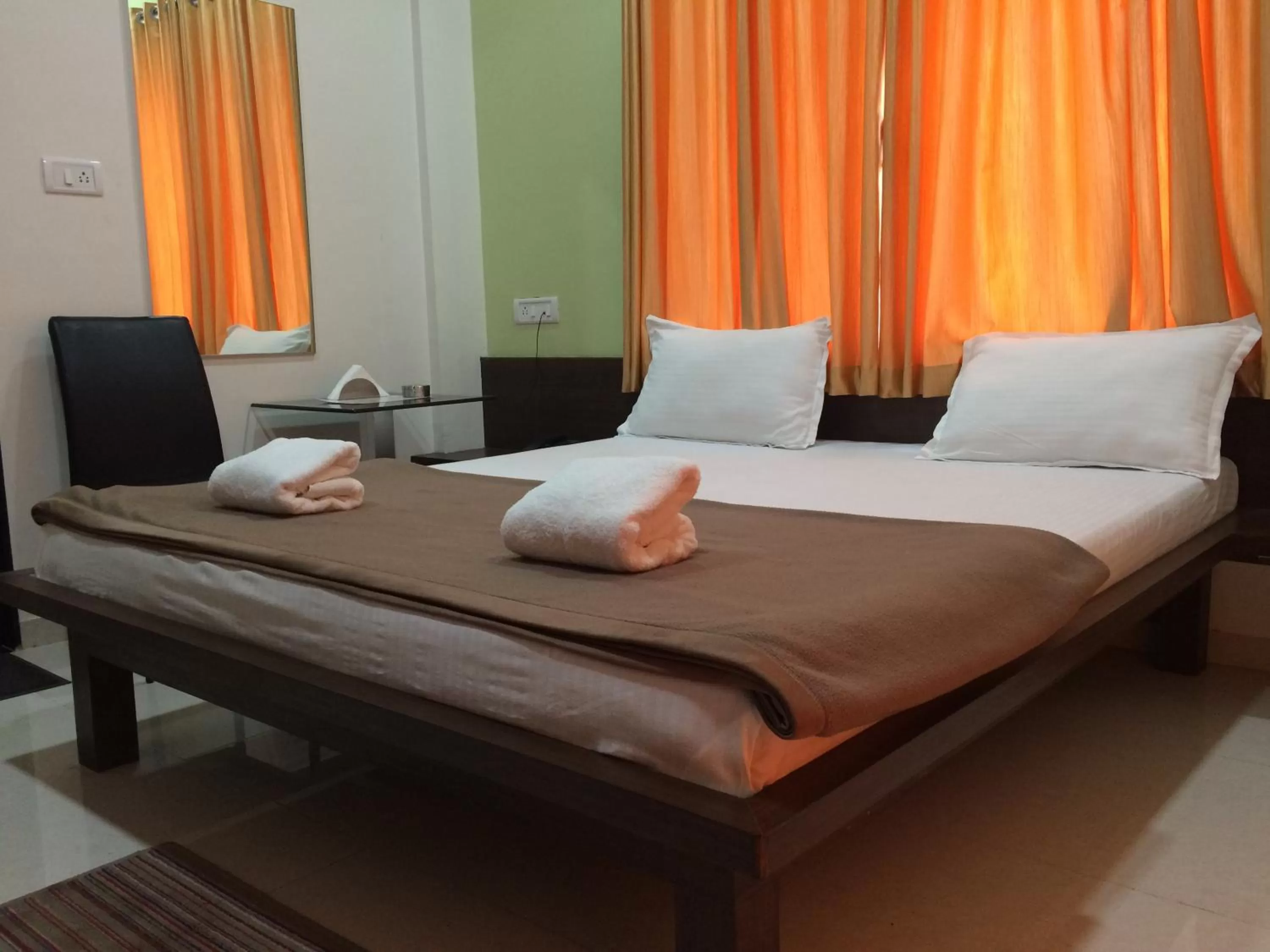 Budget Double Room in Hotel Shiva's Inn