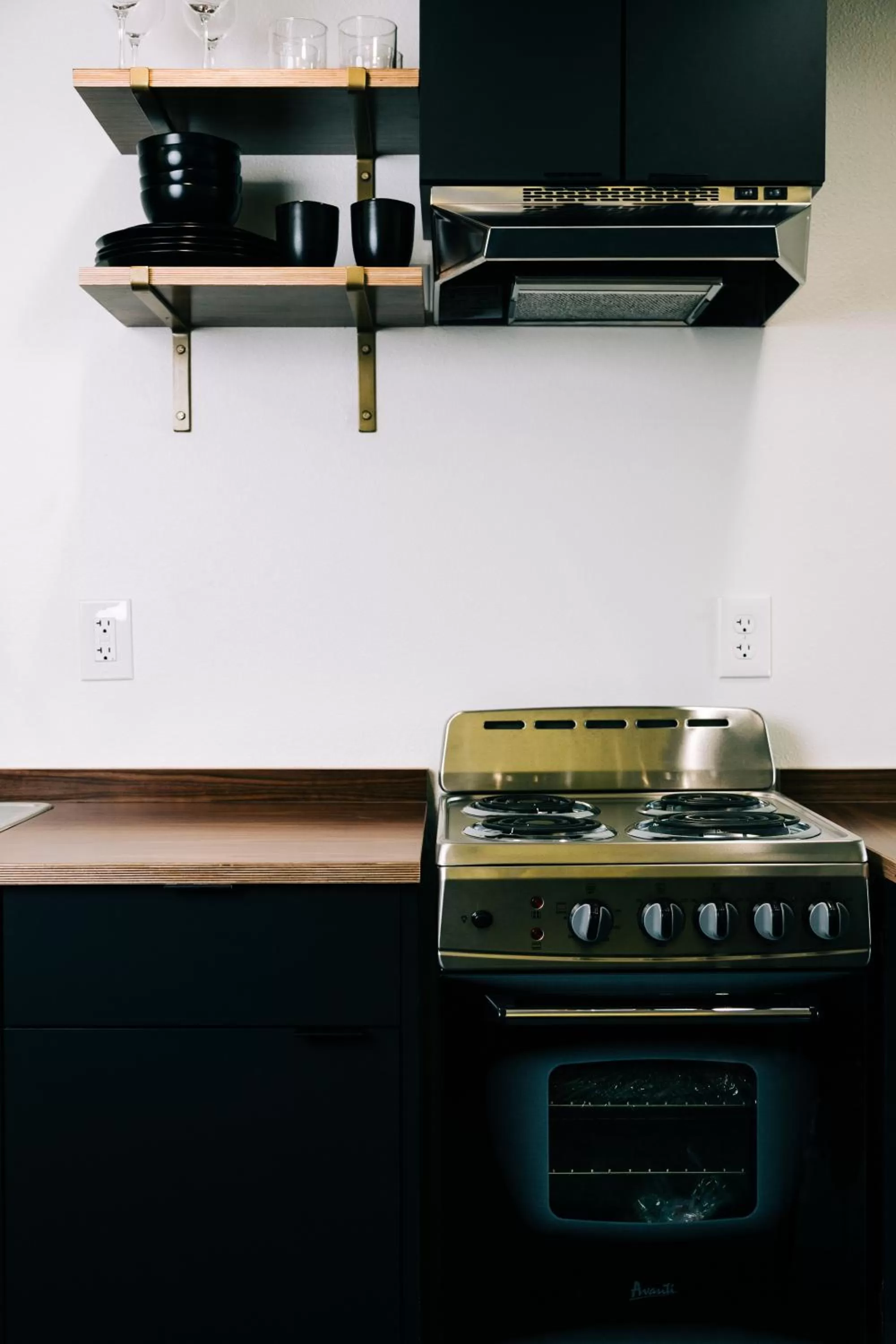 King Suite with Partial Bay View in Hotel Leo