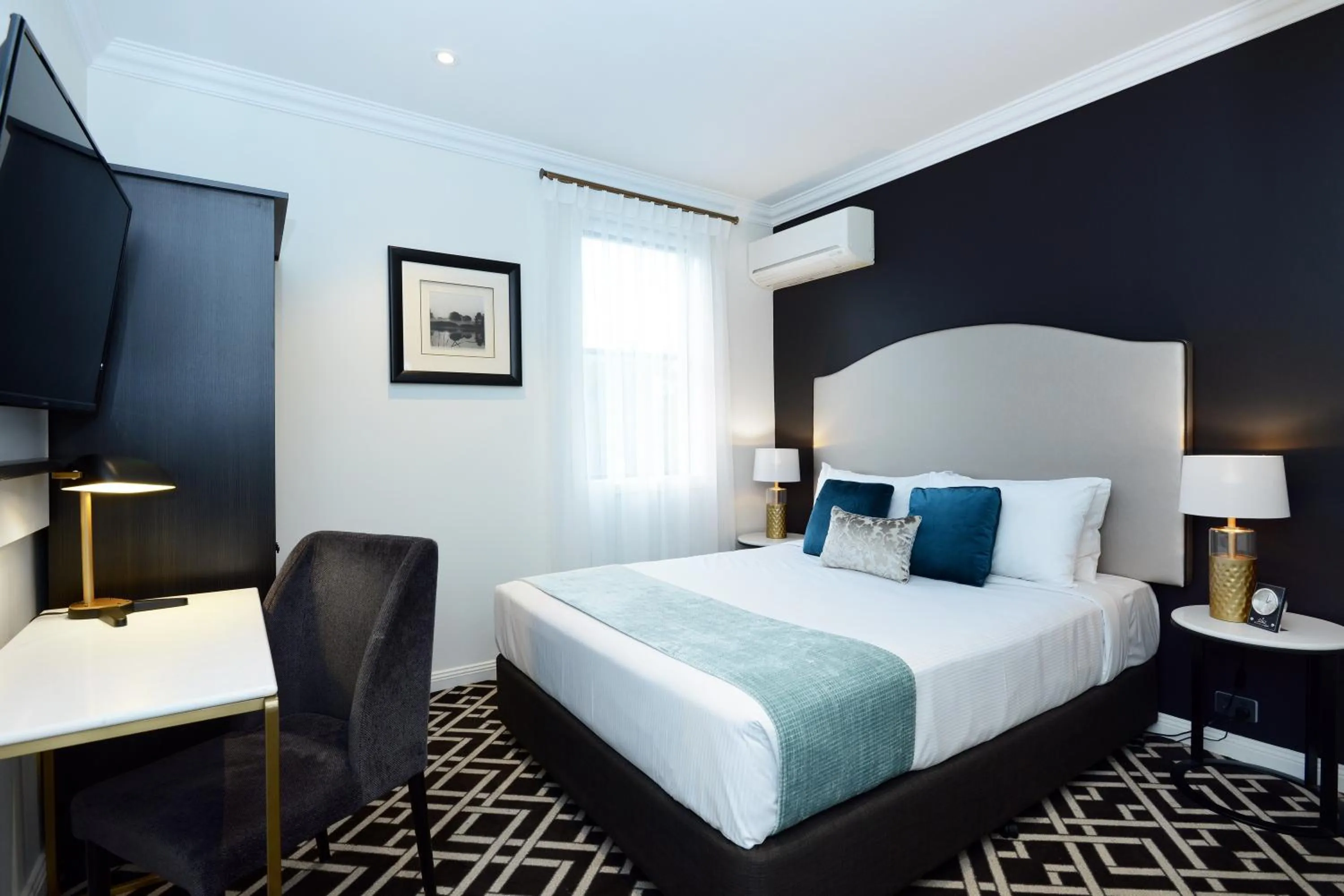 Queen Room in High Cross Randwick by Sydney Lodges