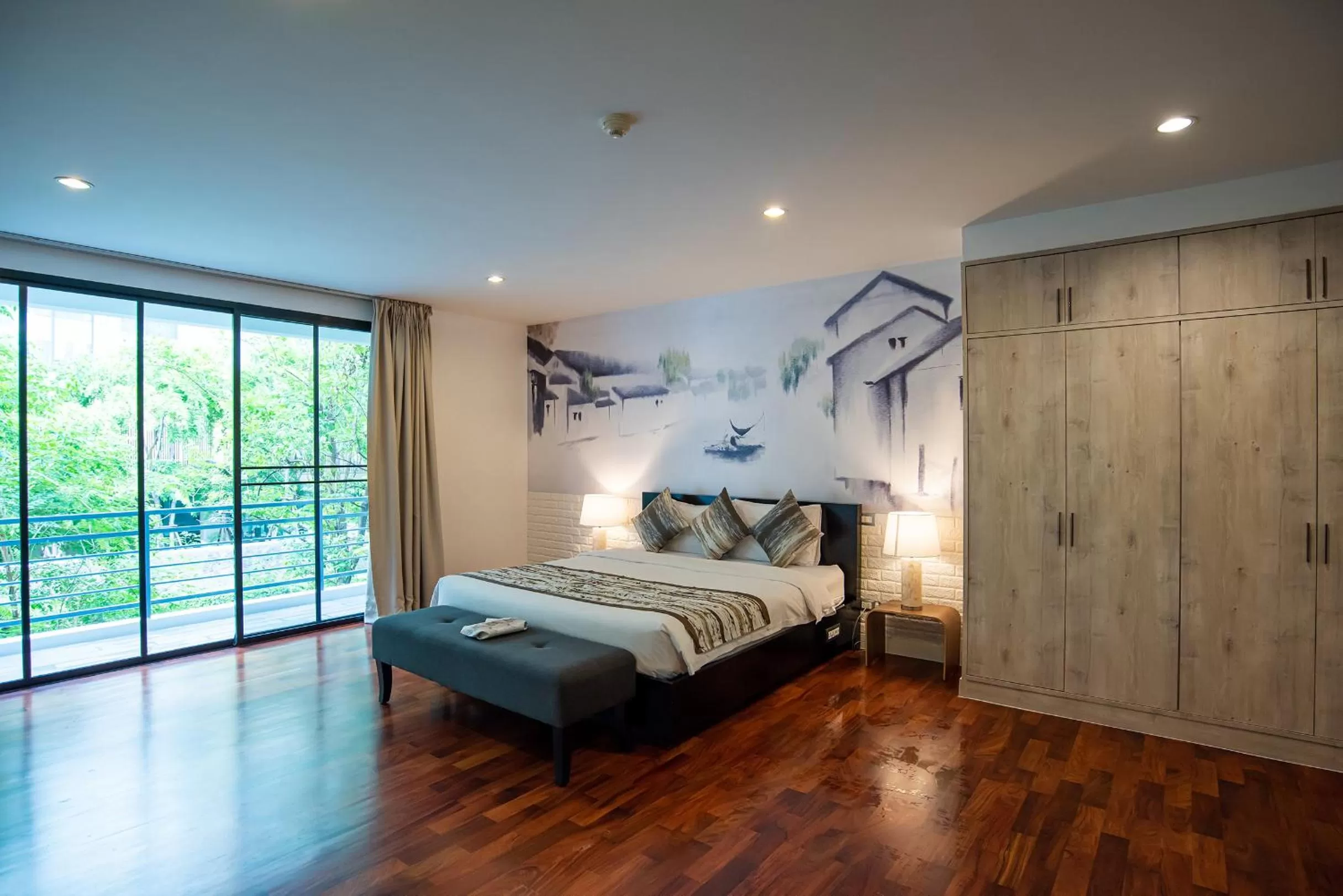 Four-Bedroom Suite in Benviar Tonson Residence
