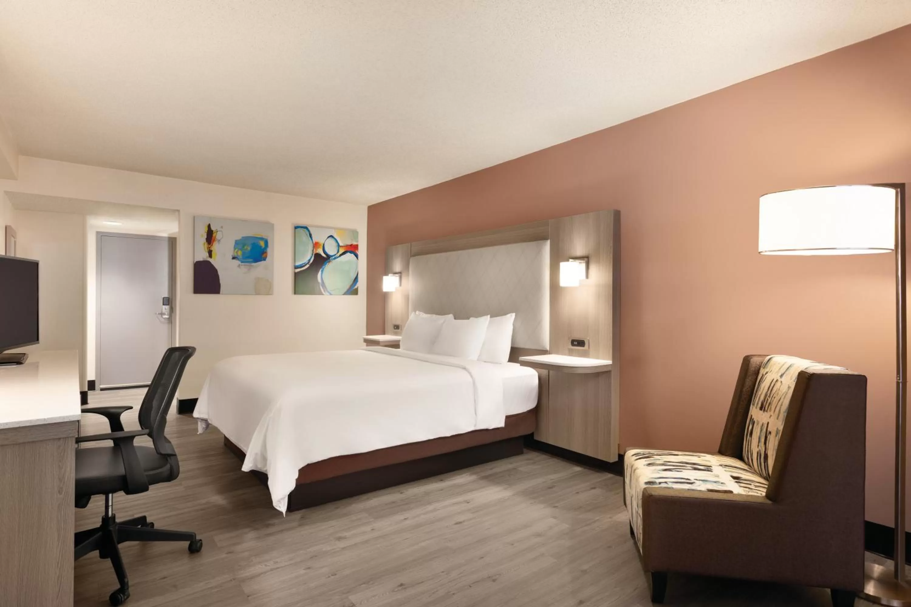 King Room - Non-Smoking in Radisson Hotel Lenexa Overland Park