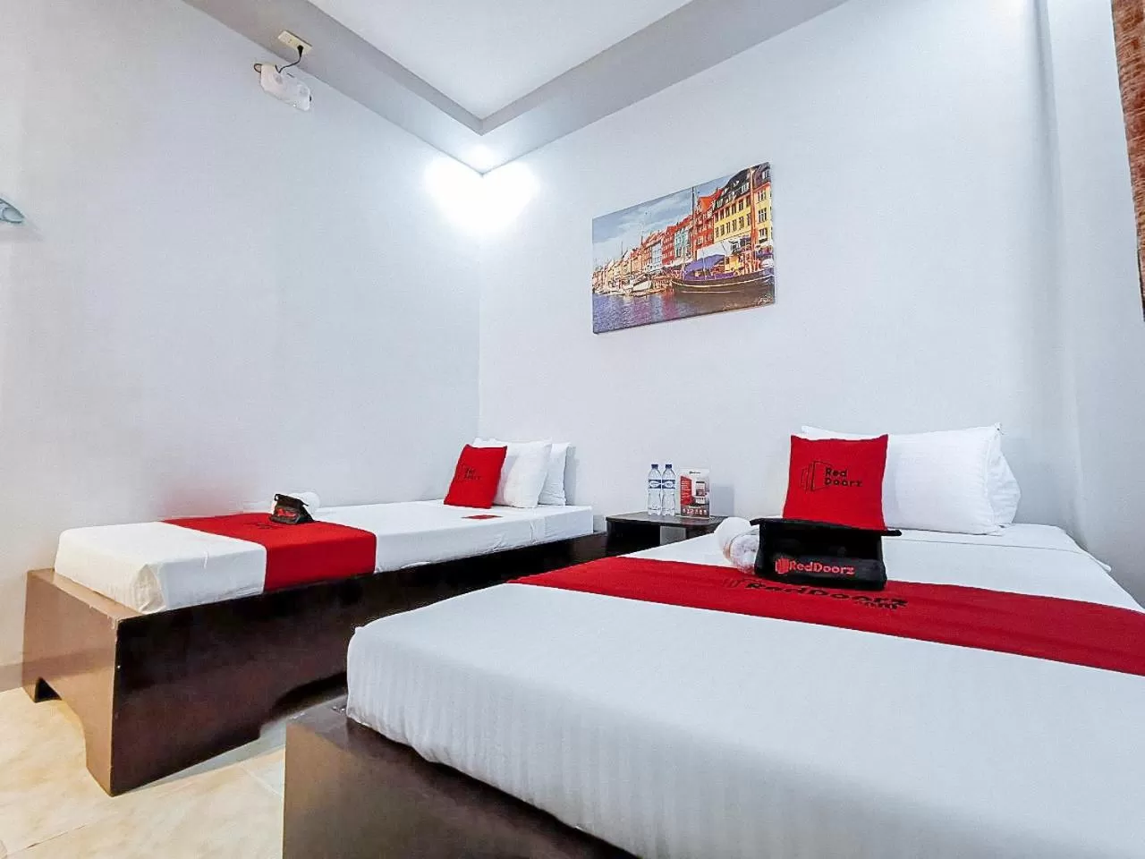 Standard Twin Room in RedDoorz near Notre Dame of Dadiangas University