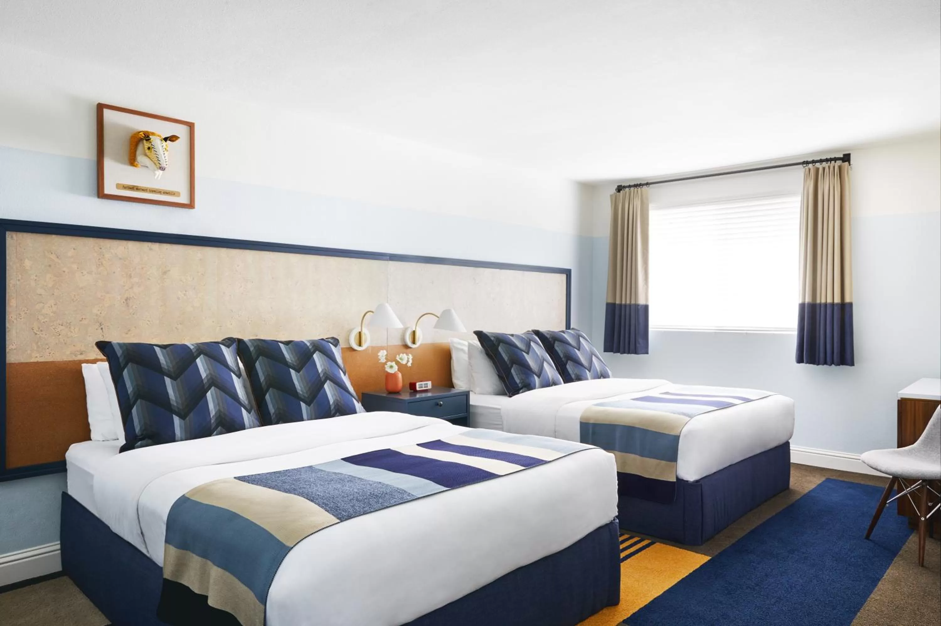 2 QUEEN BEDS RETRO CLASSIC   in Calistoga Motor Lodge and Spa