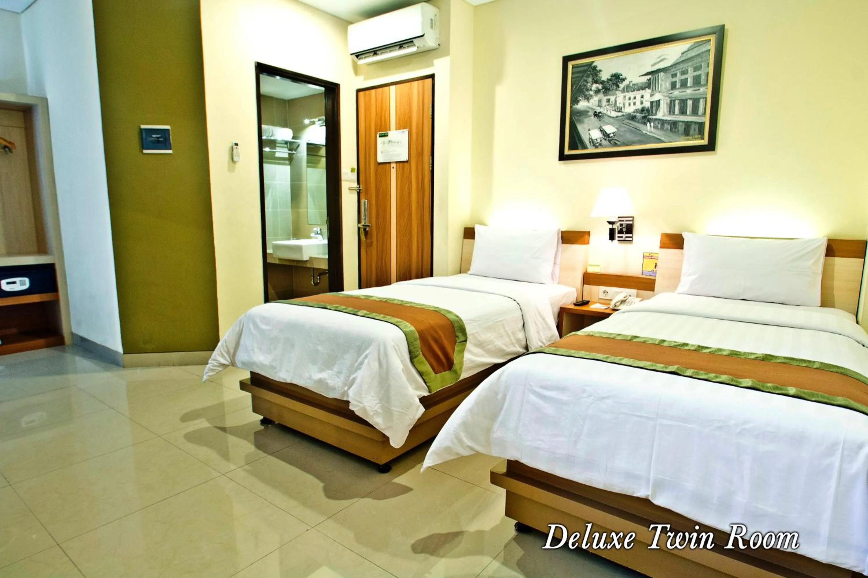Deluxe Twin Room in De Batara Hotel