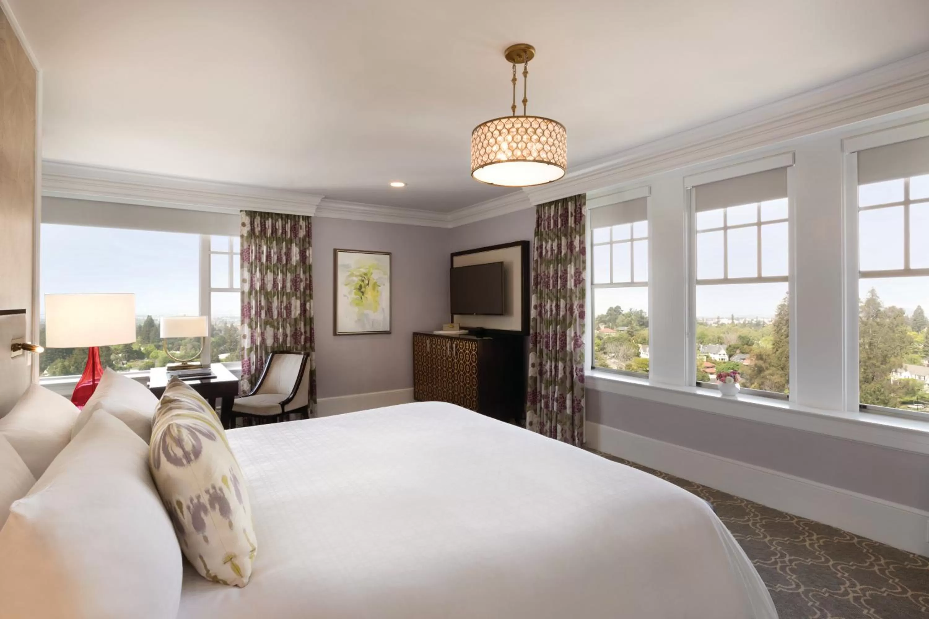 Junior Suite King with View in Claremont Resort & Club