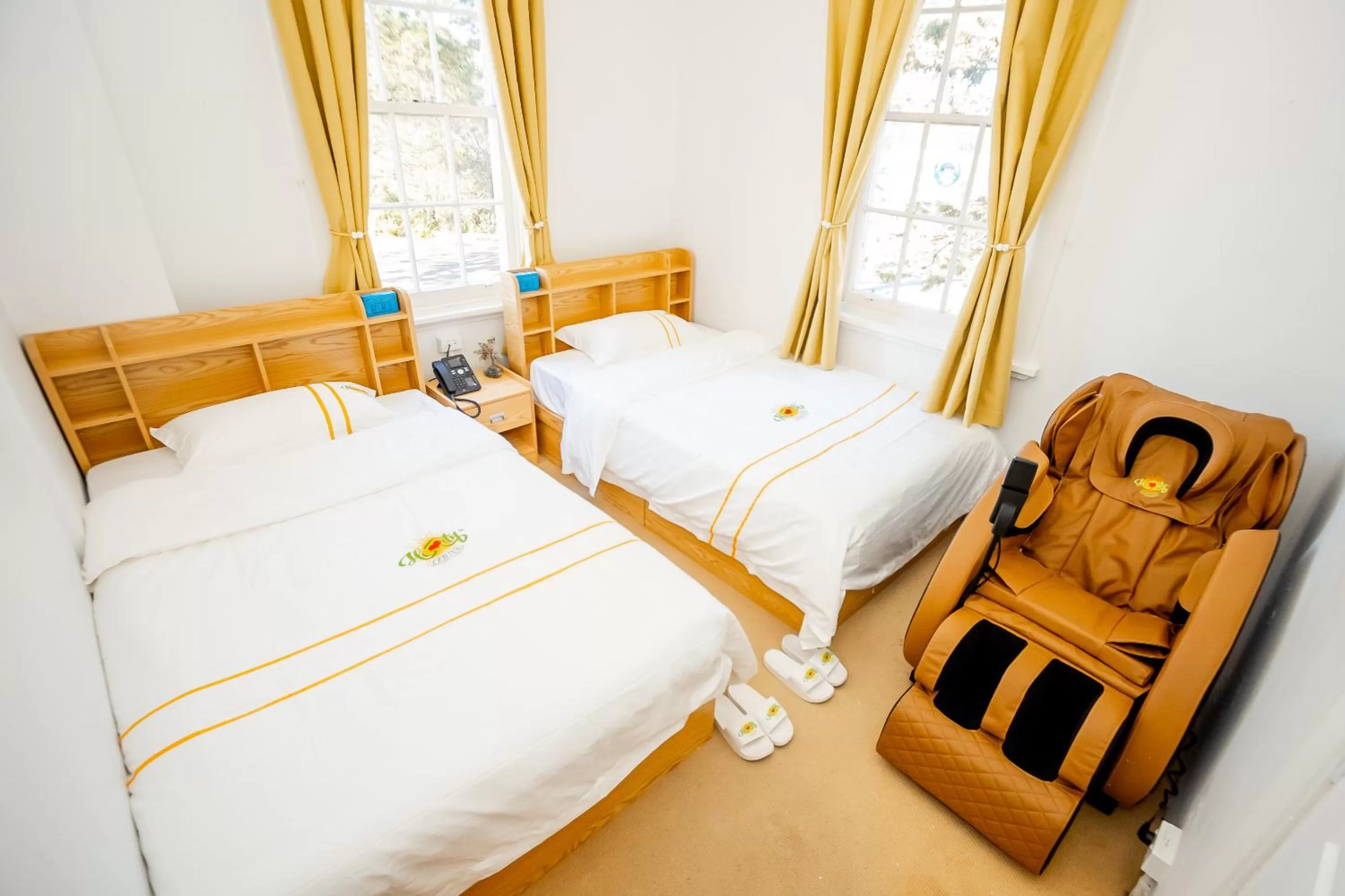 Standard Twin Room with Shared Bathroom in Hearty Center Motel