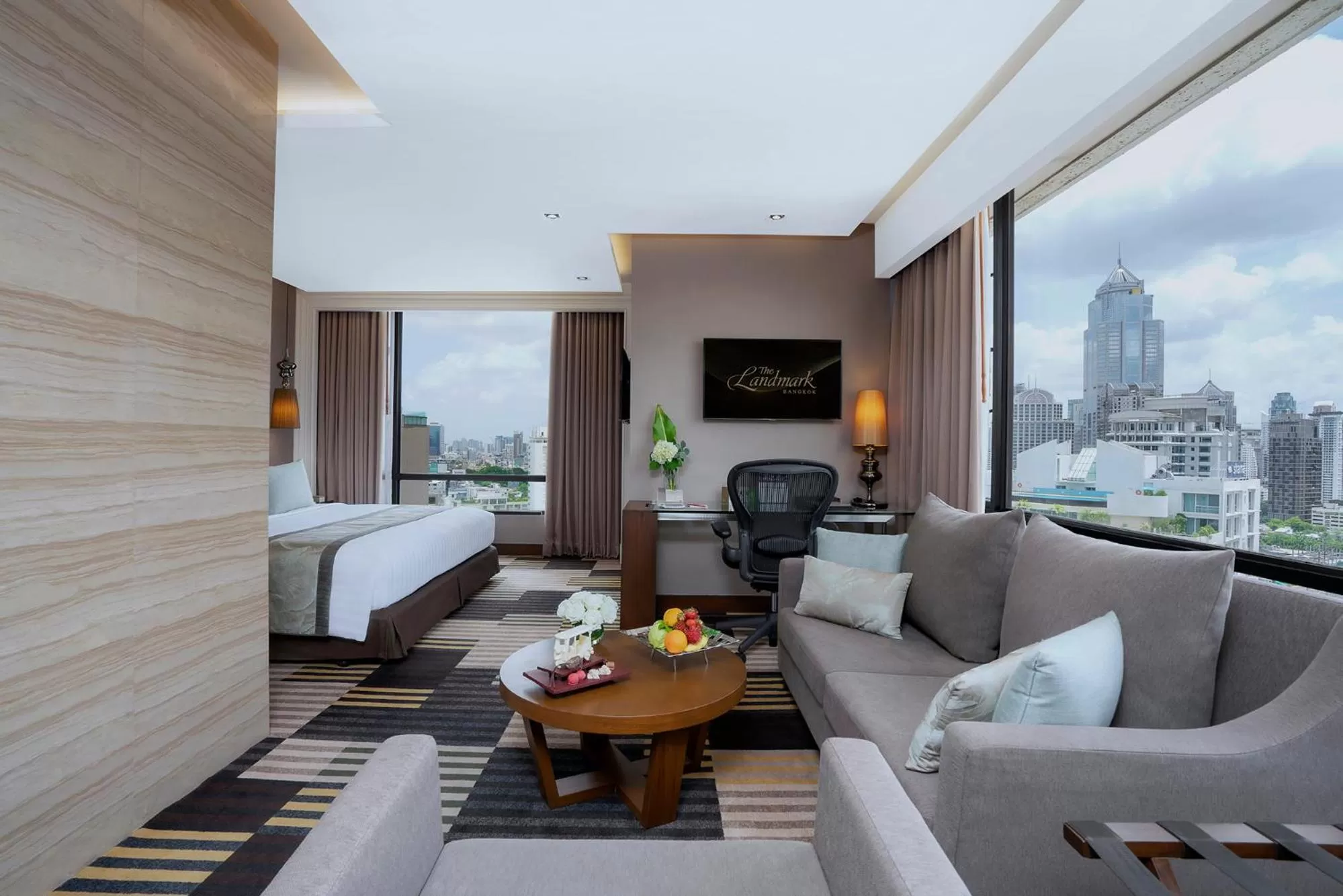 Premium Corner Room in The Landmark Bangkok