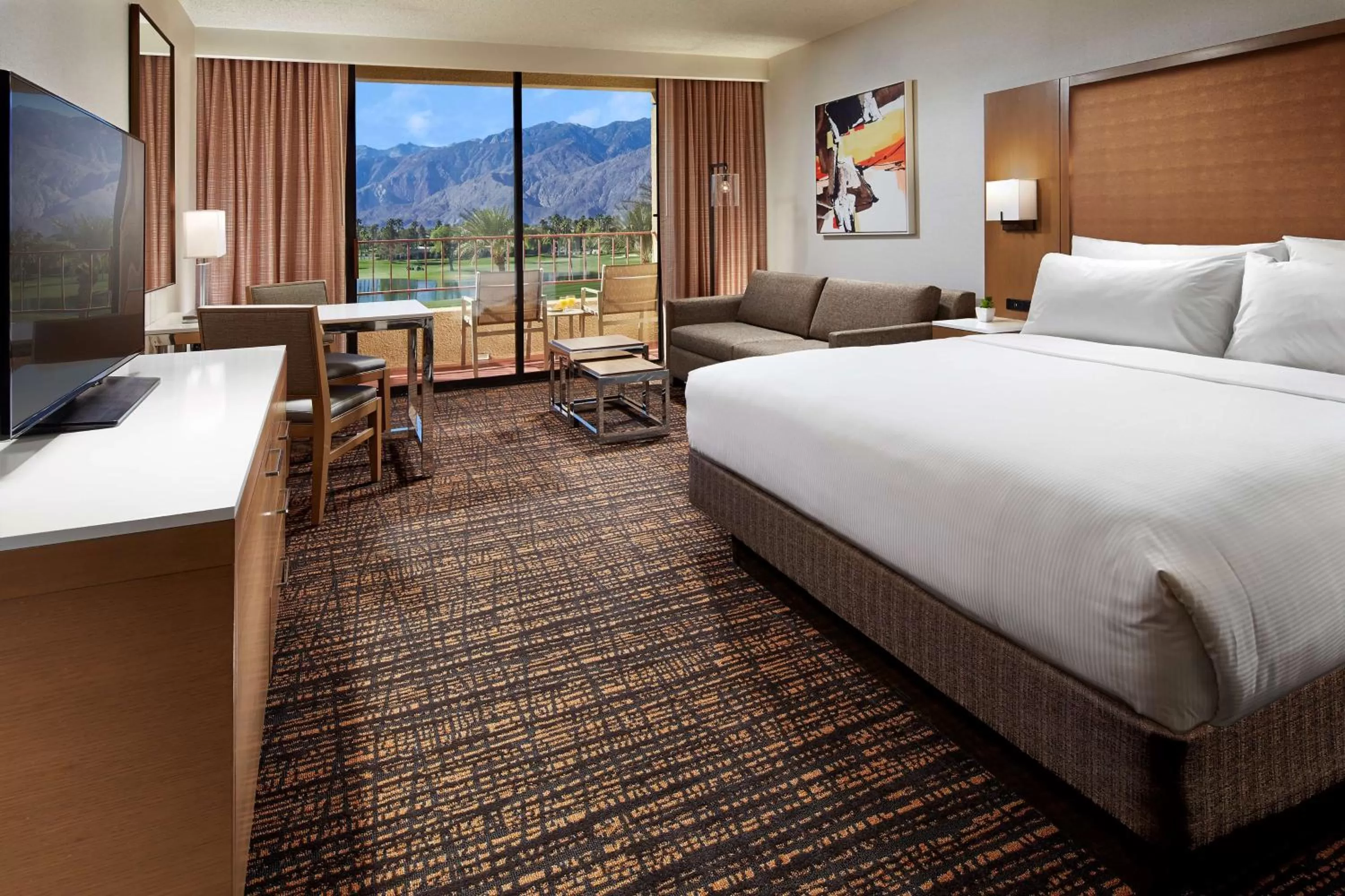 King Room in DoubleTree by Hilton Golf Resort Palm Springs