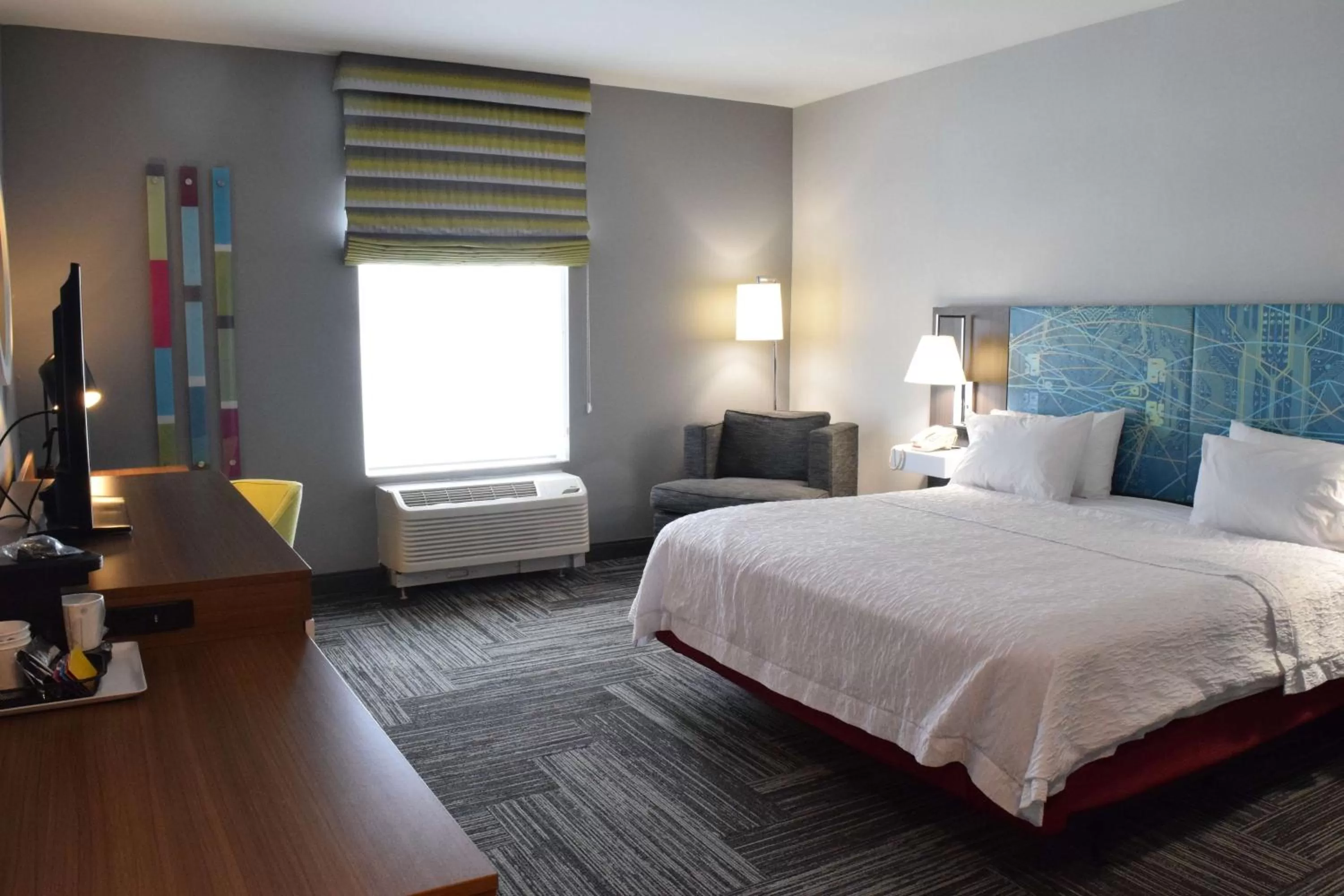 King Room - Non-Smoking in Hampton Inn Hamburg