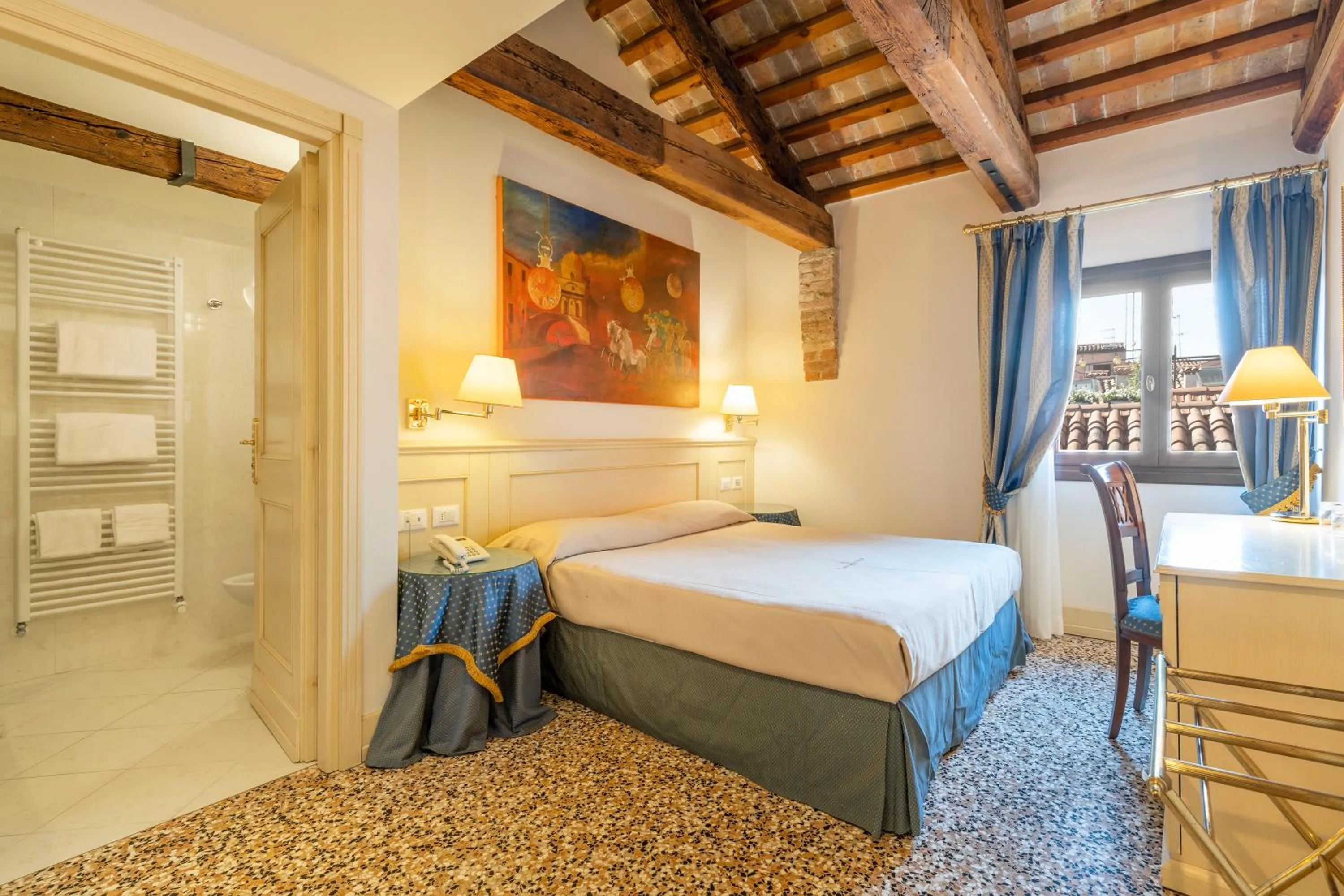 Small Double Room in Hotel Bella Venezia