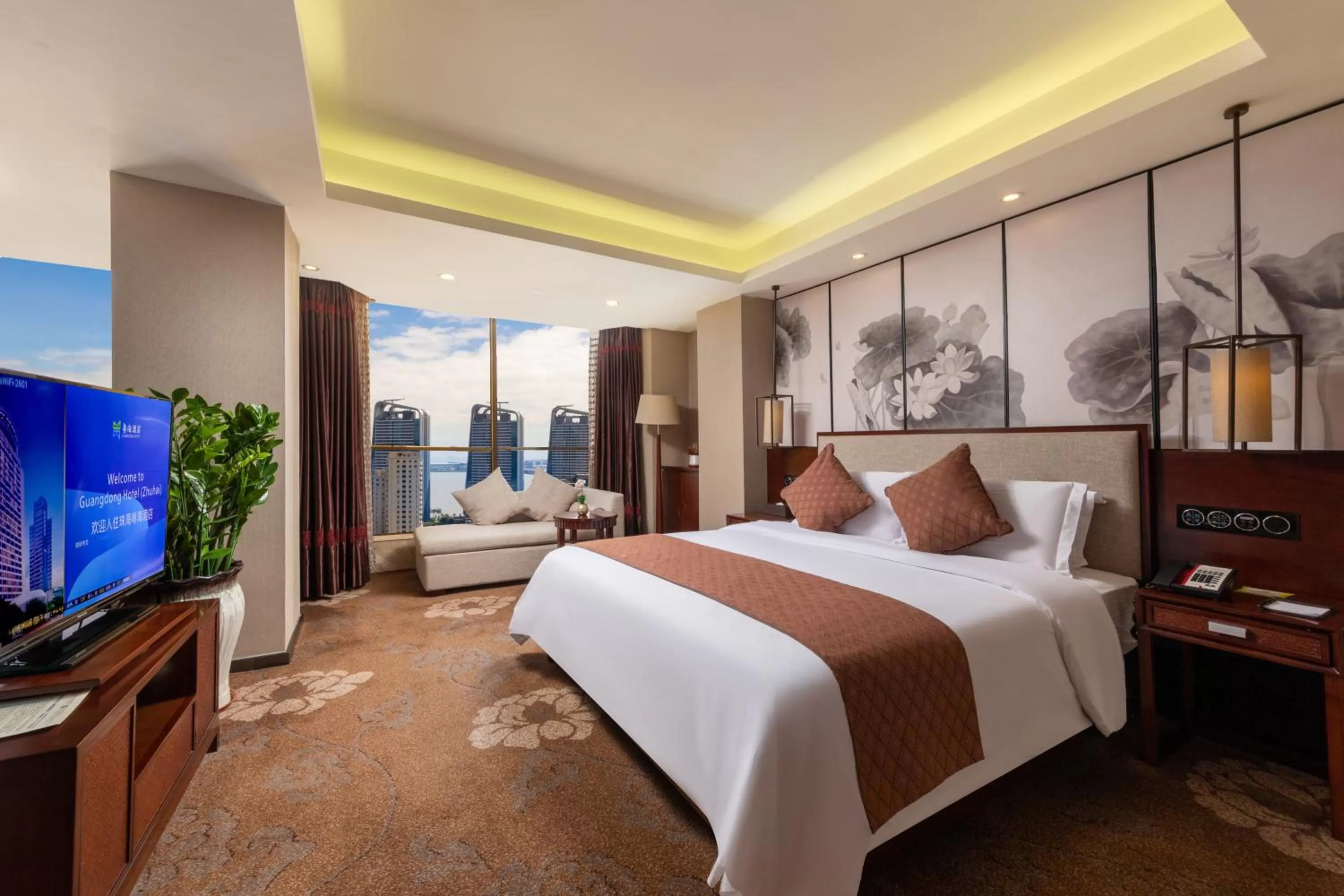 Deluxe Executive Suite in Guangdong Hotel (Zhuhai)