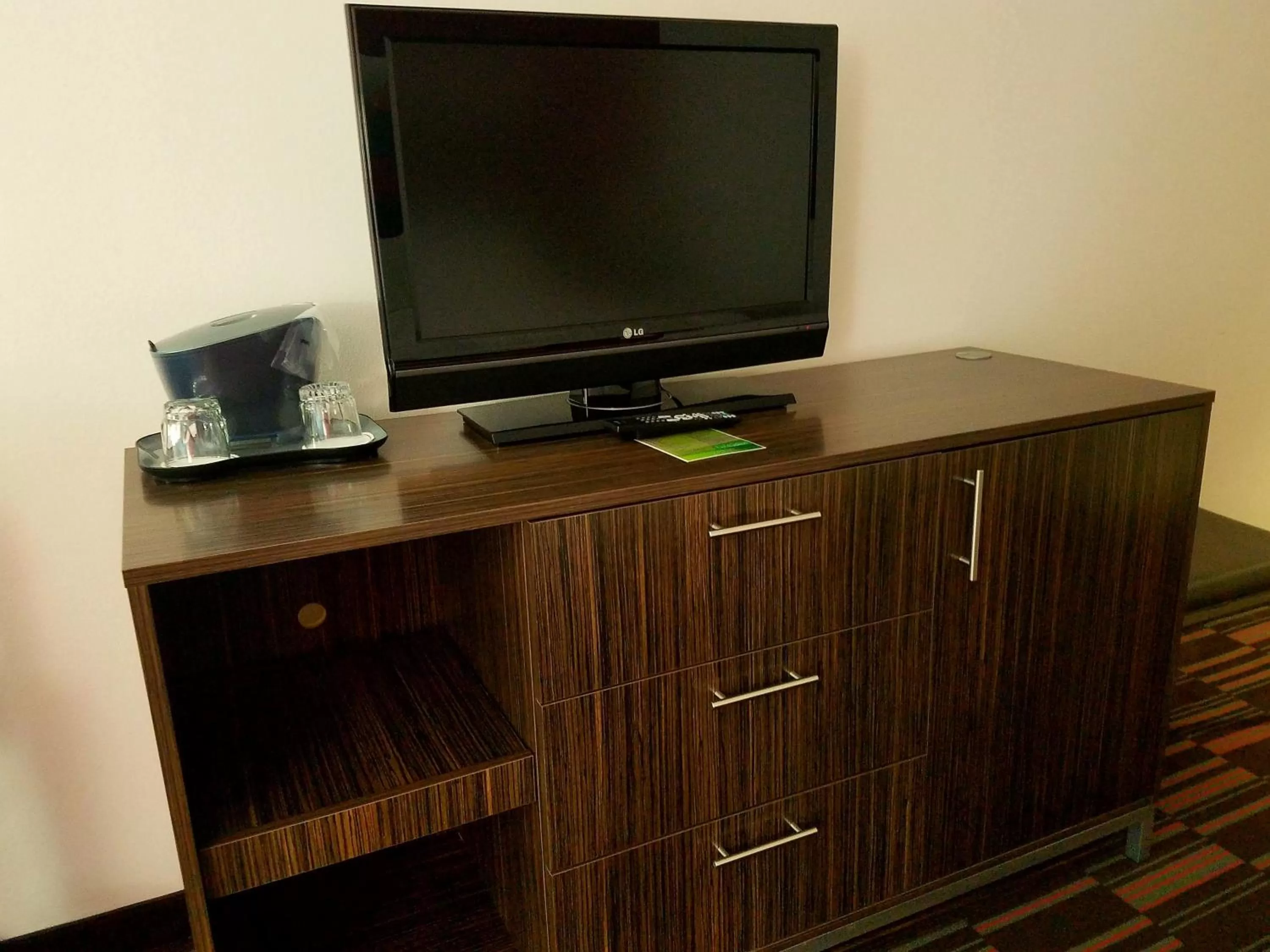 Queen Suite with Two Queen Beds with Mobility Accessible Tub - Non-Smoking in Holiday Inn Irving Las Colinas by IHG