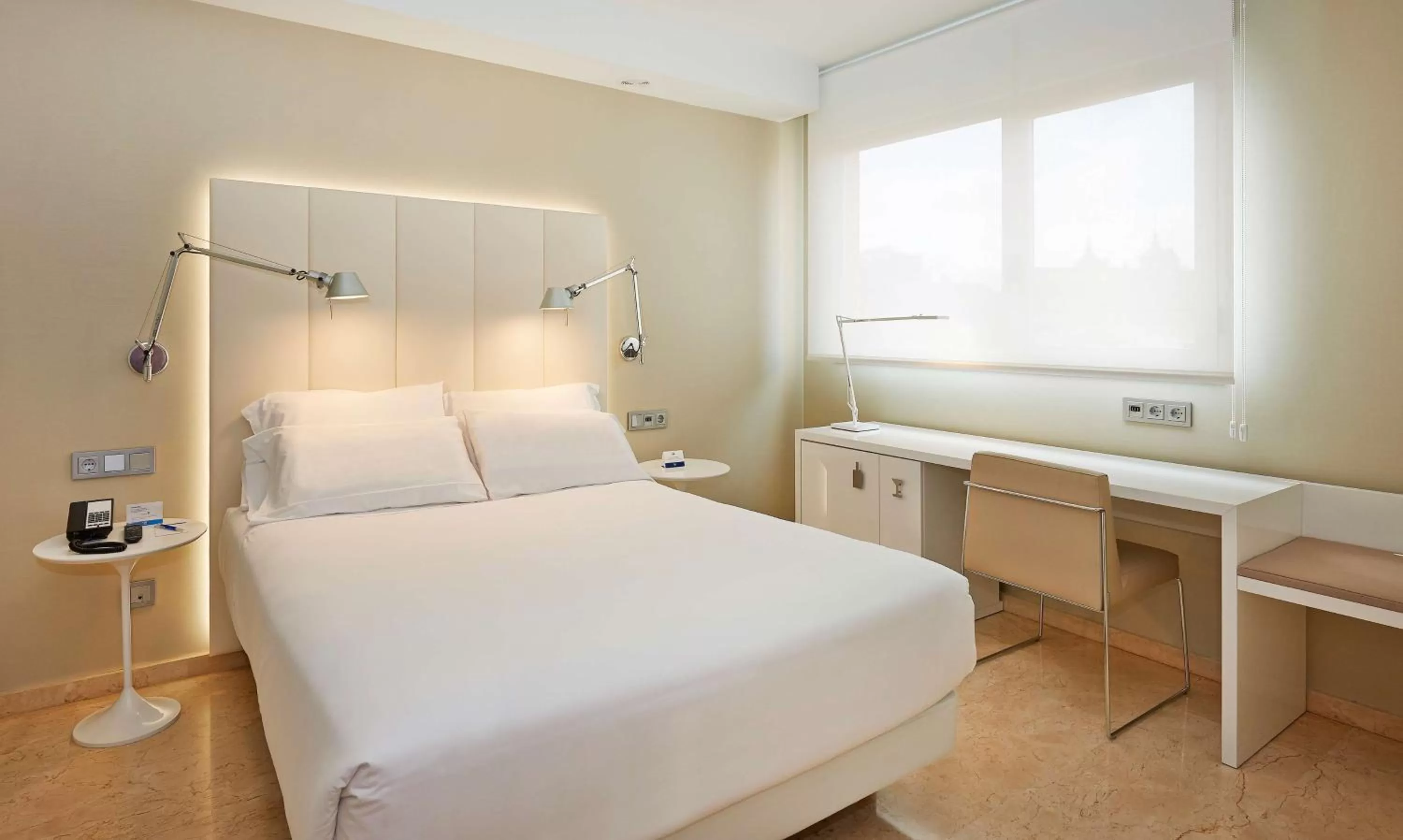 Standard Double Room in NH Ciudad de Zaragoza