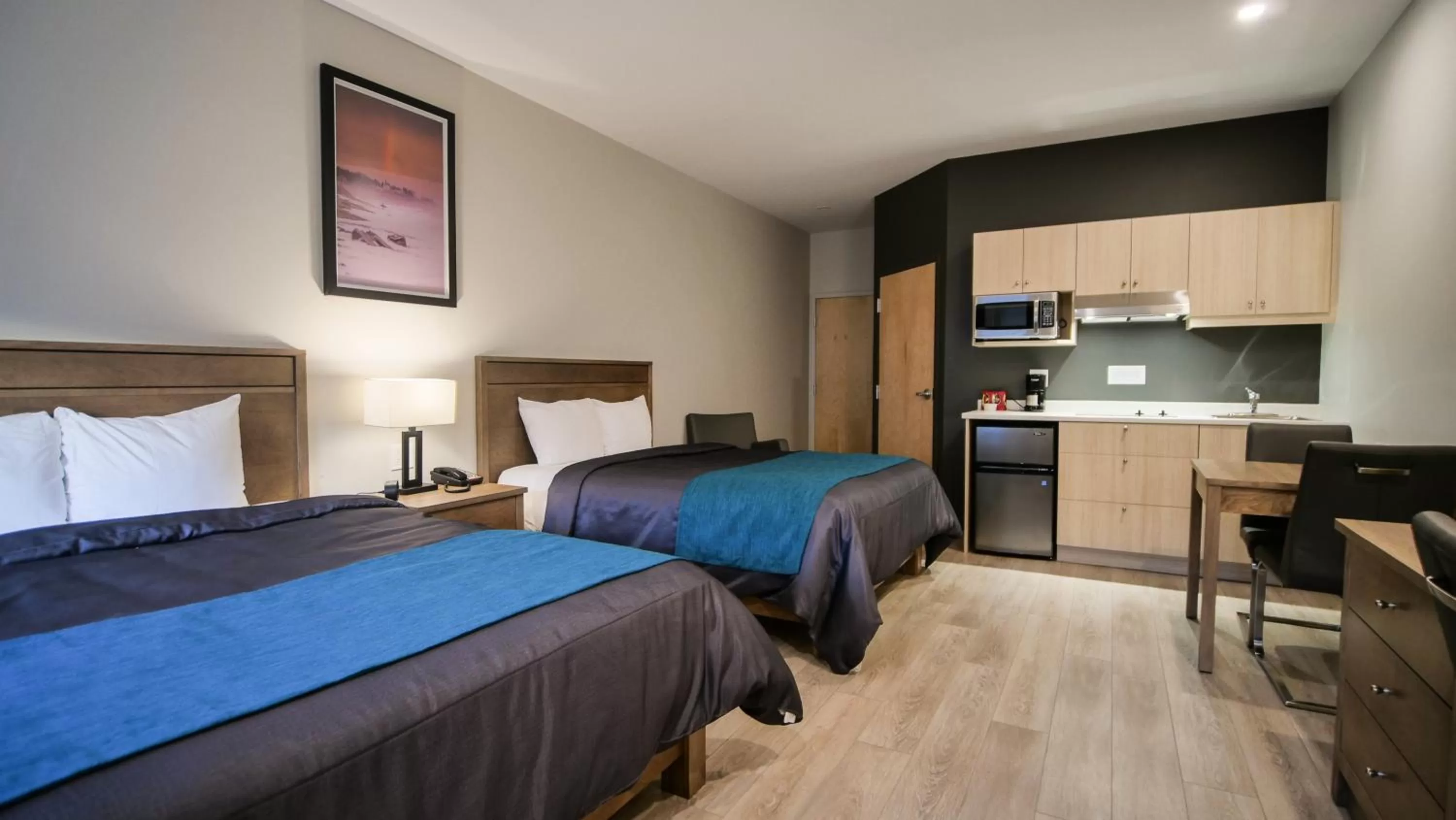 Queen Room with Two Queen Beds in Motel L'Abri