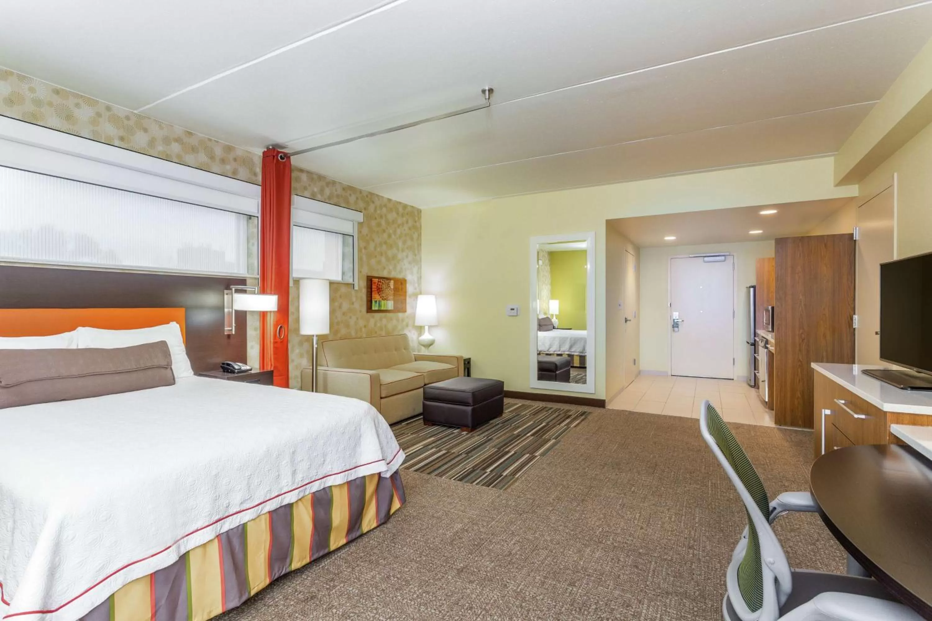 Queen Studio Suite - Hearing Access/Non-Smoking in Home2 Suites by Hilton Albany Airport/Wolf Rd