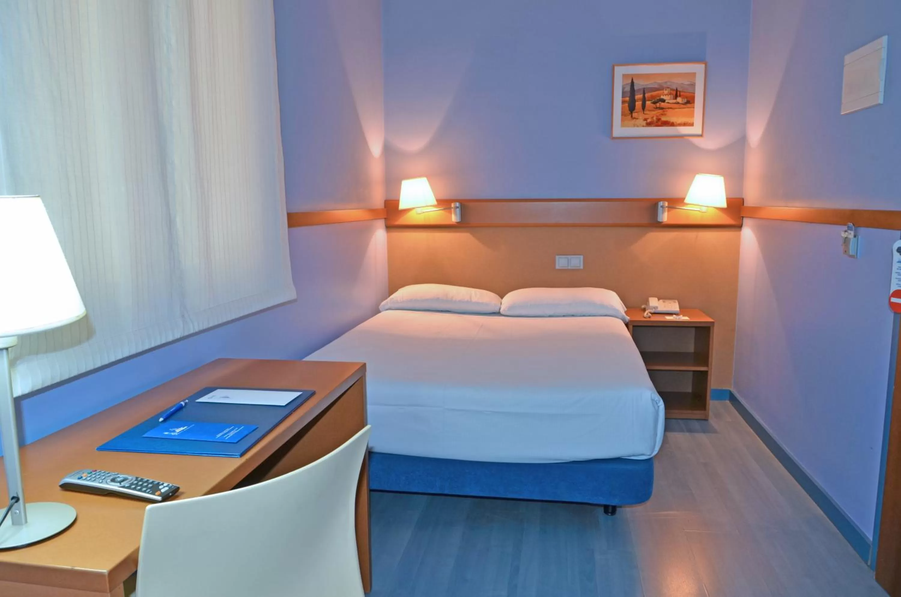 Single Room in Hotel Murrieta