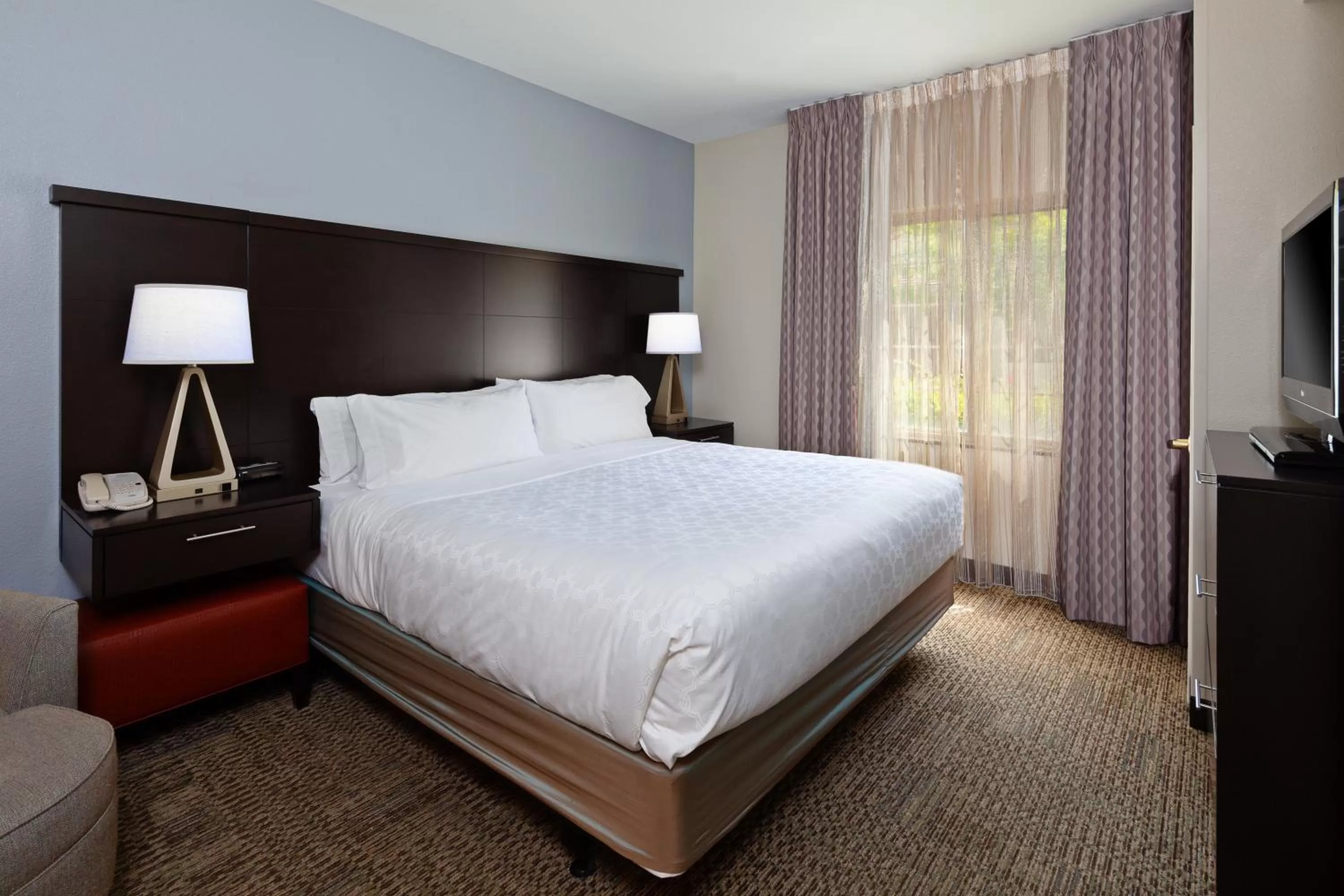 One-Bedroom Suite with King Bed Mobility Access Tub - Non-Smoking in Staybridge Suites Fairfield Napa Valley Area by IHG