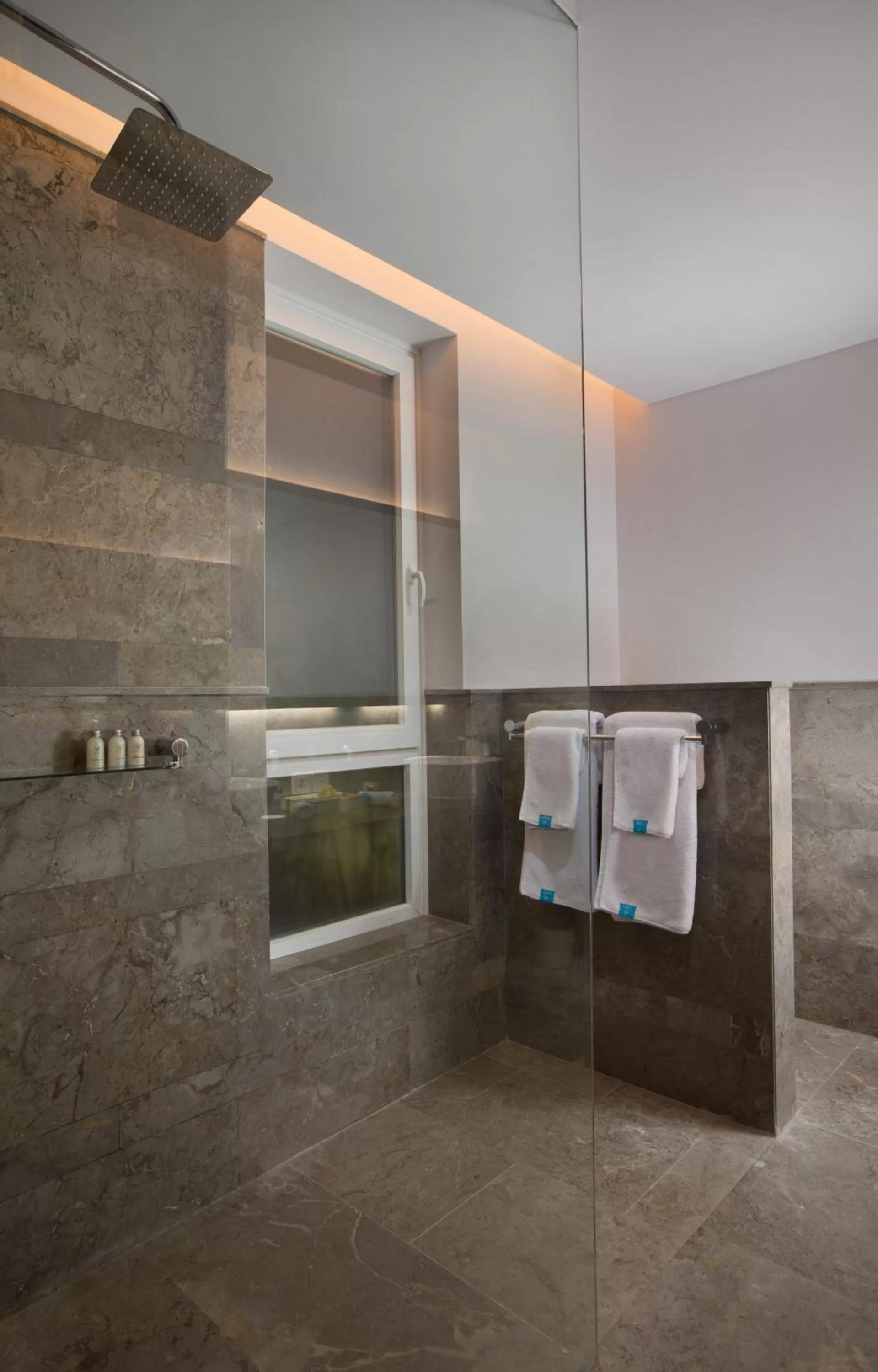 Pavana King Room with Sea View in The Tamarind Resort - Nusa Lembongan