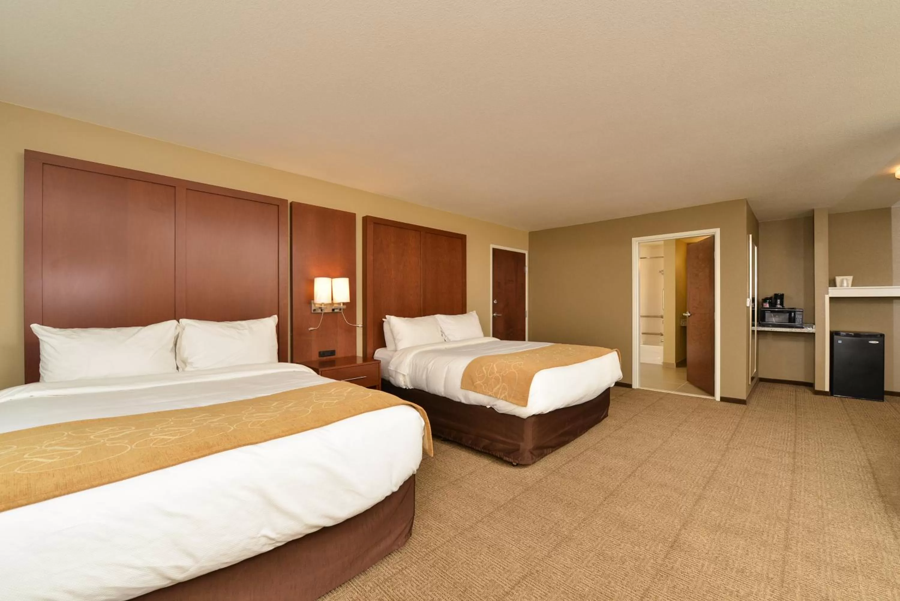 Suite with Two Queen Beds - Accessible/Non-Smoking in Comfort Suites Minot South