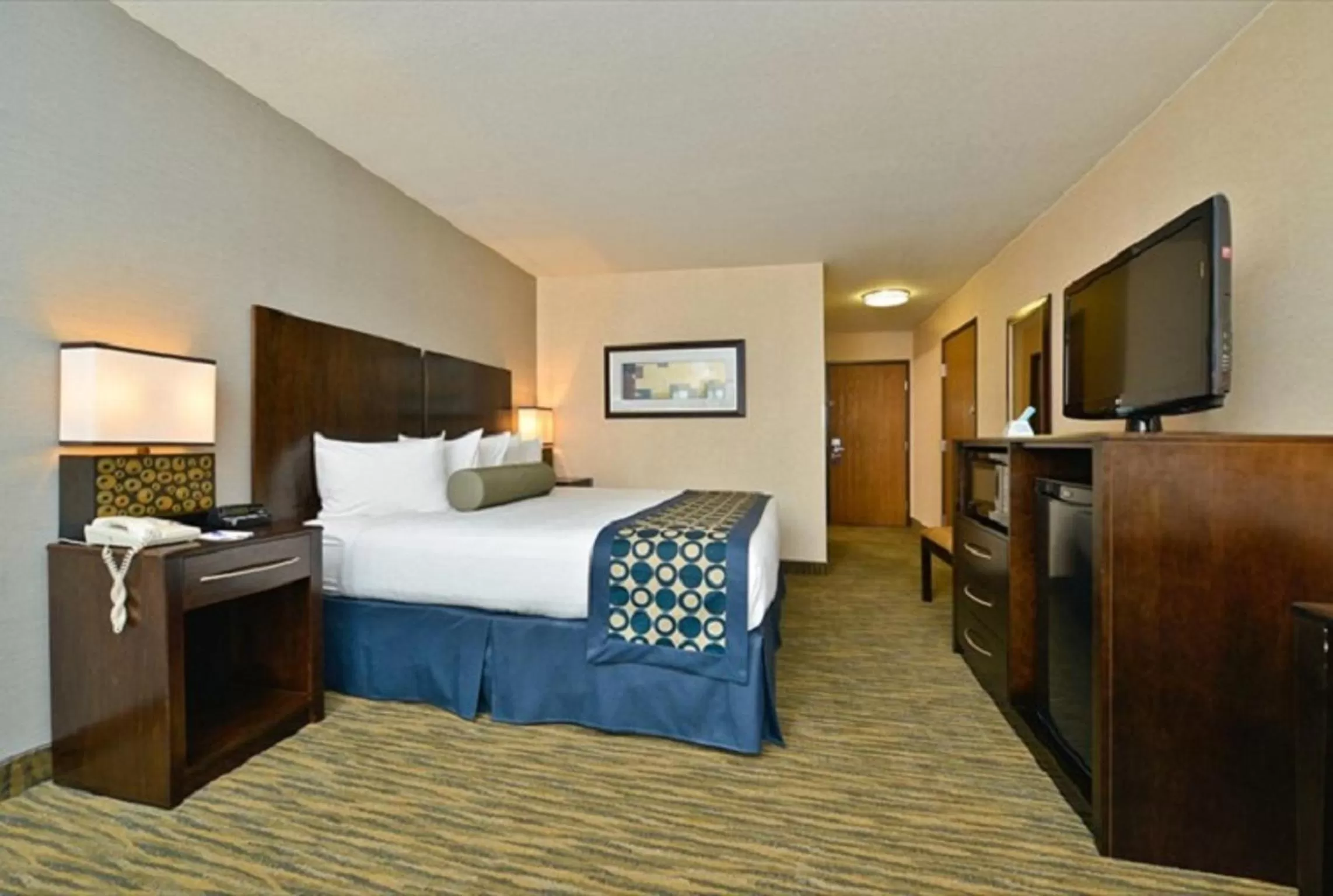 King Room with Bath Tub - Mobility Accessible/Non-Smoking in Best Western Plus Coldwater Hotel