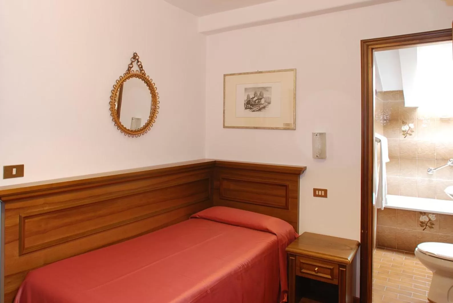 Single Room in Hotel Fontana