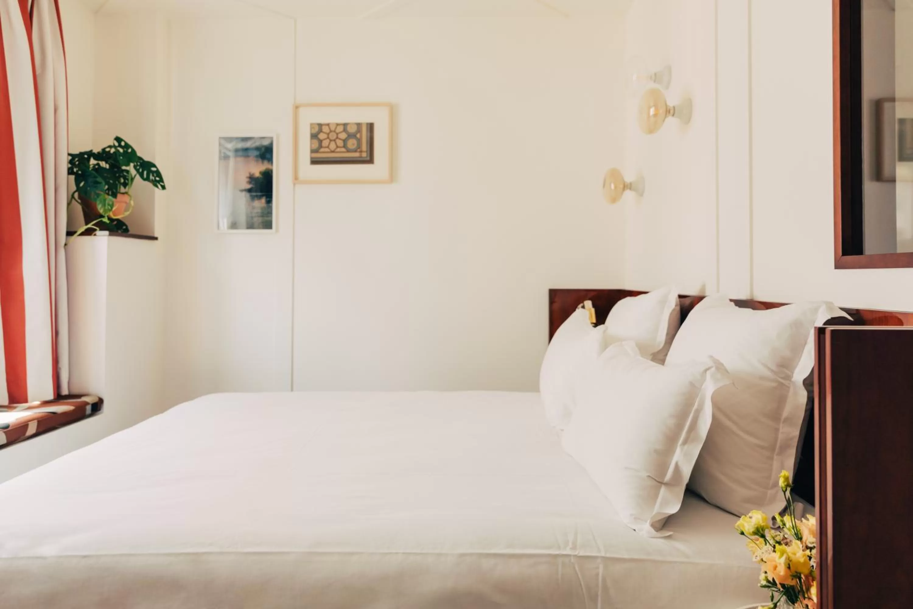 Riviera Classic Room in Hôtel Wallace, a Member of Design Hotels