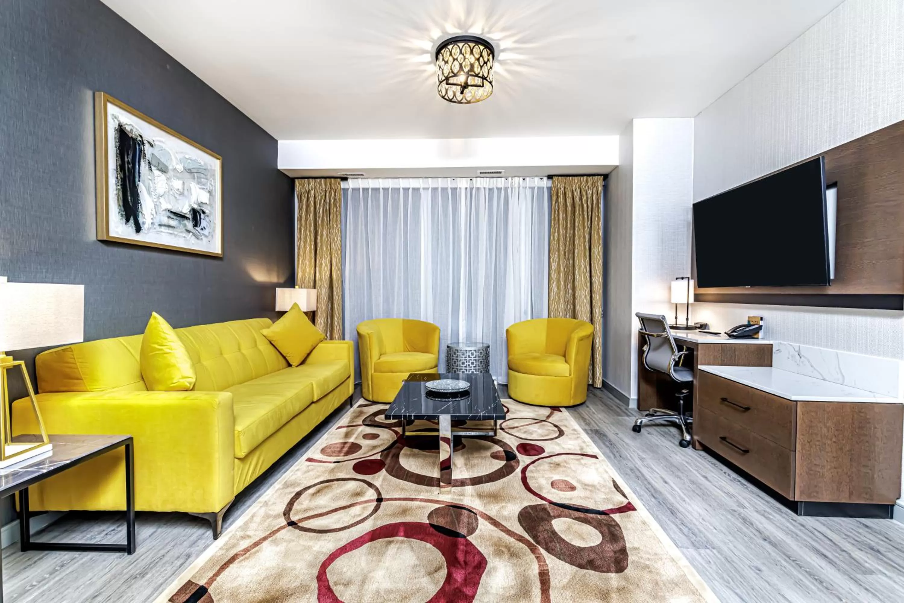 King Suite with Sofa Bed and Roll-In Shower - Disability Access in Hyatt Place Toronto-Brampton