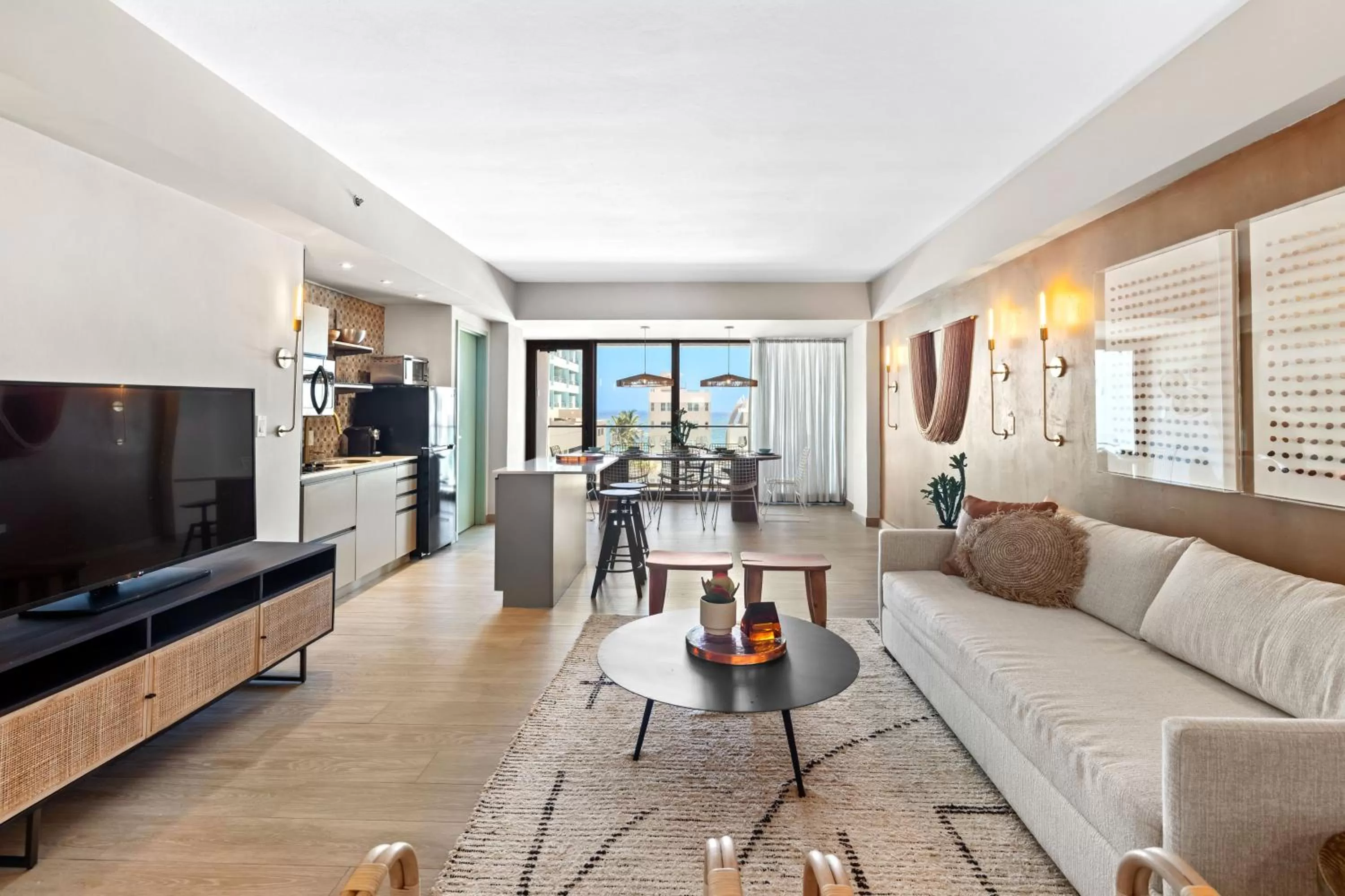 HiBird- Apartment and Suites Hotel