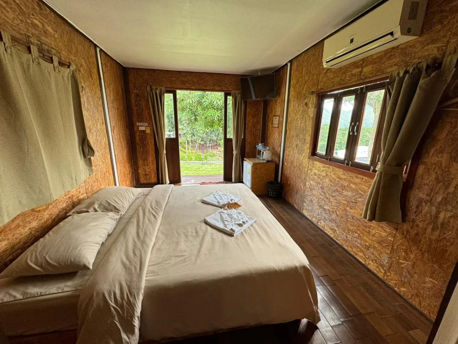 Mobile Home (2 Adults) in Mari Pai Resort