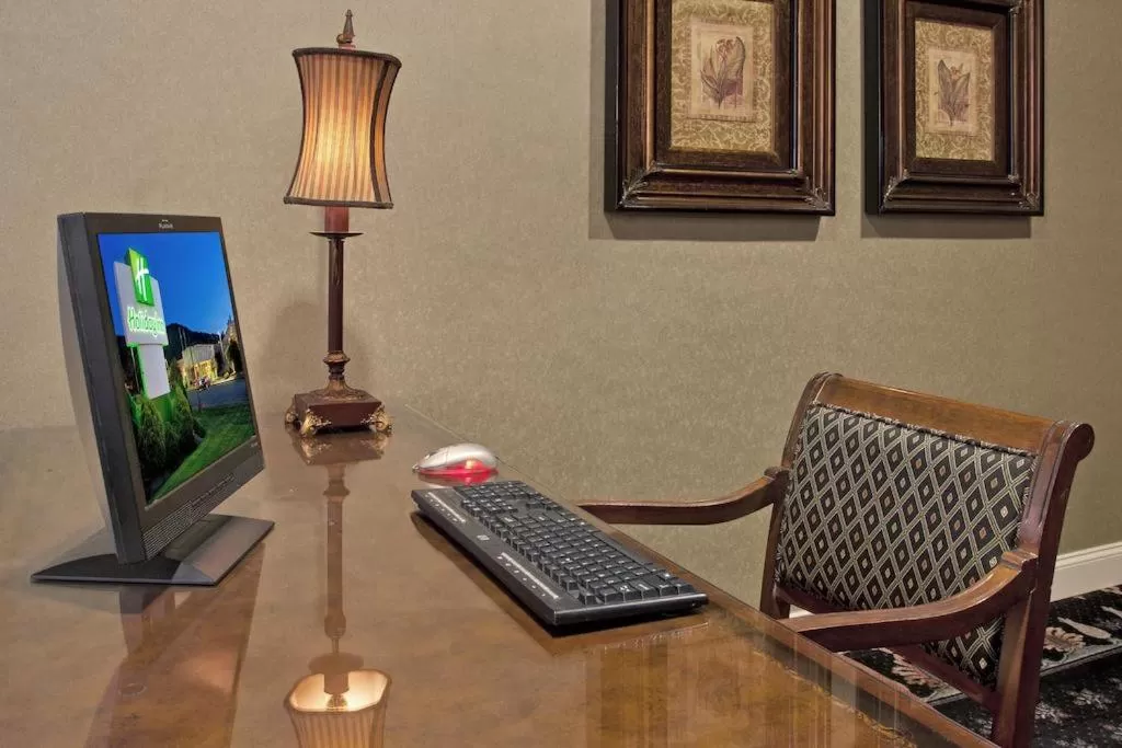 Family Room in Days Inn by Wyndham Warren