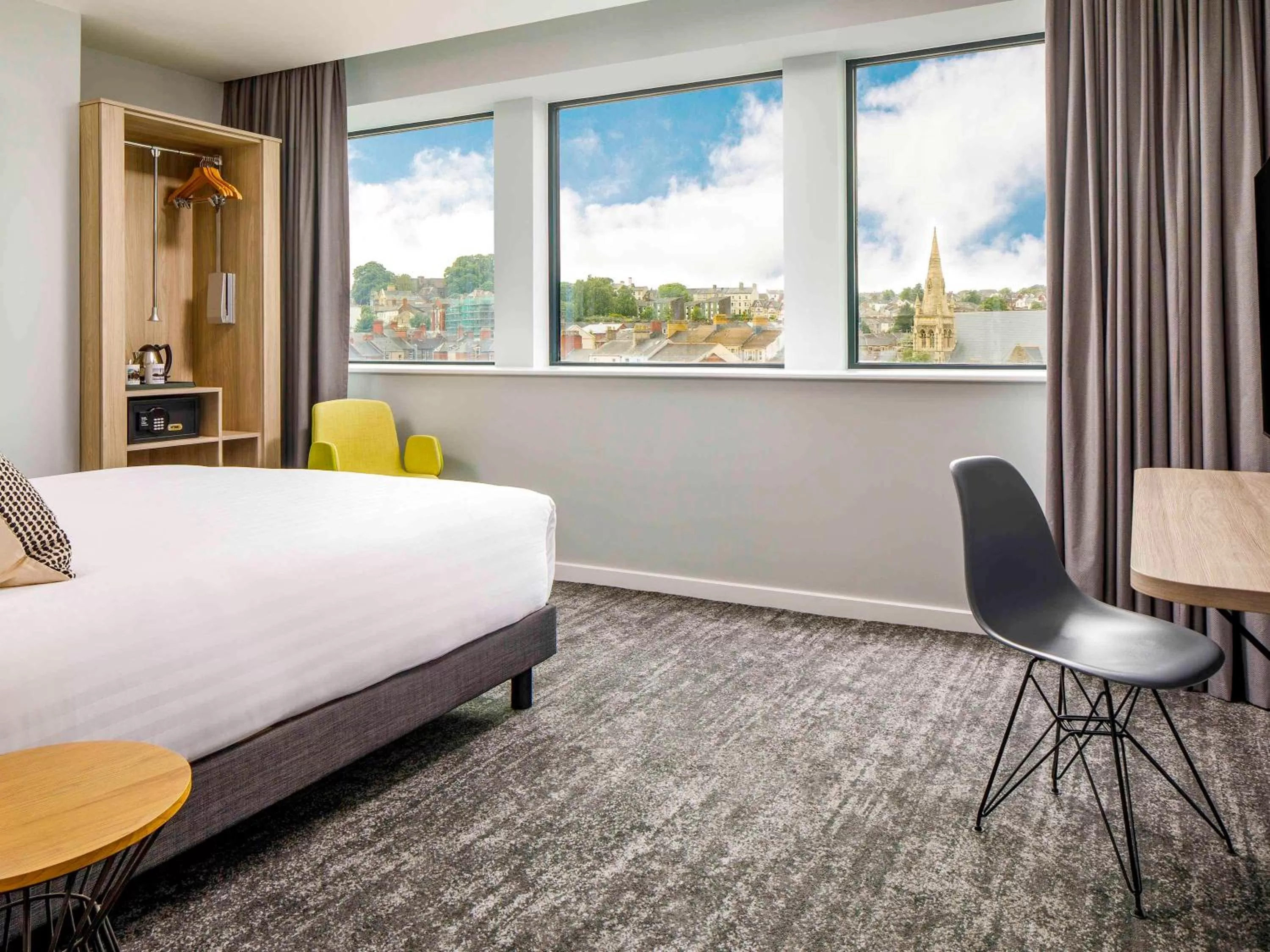 Standard Double Room - Disability Access in Mercure Newport