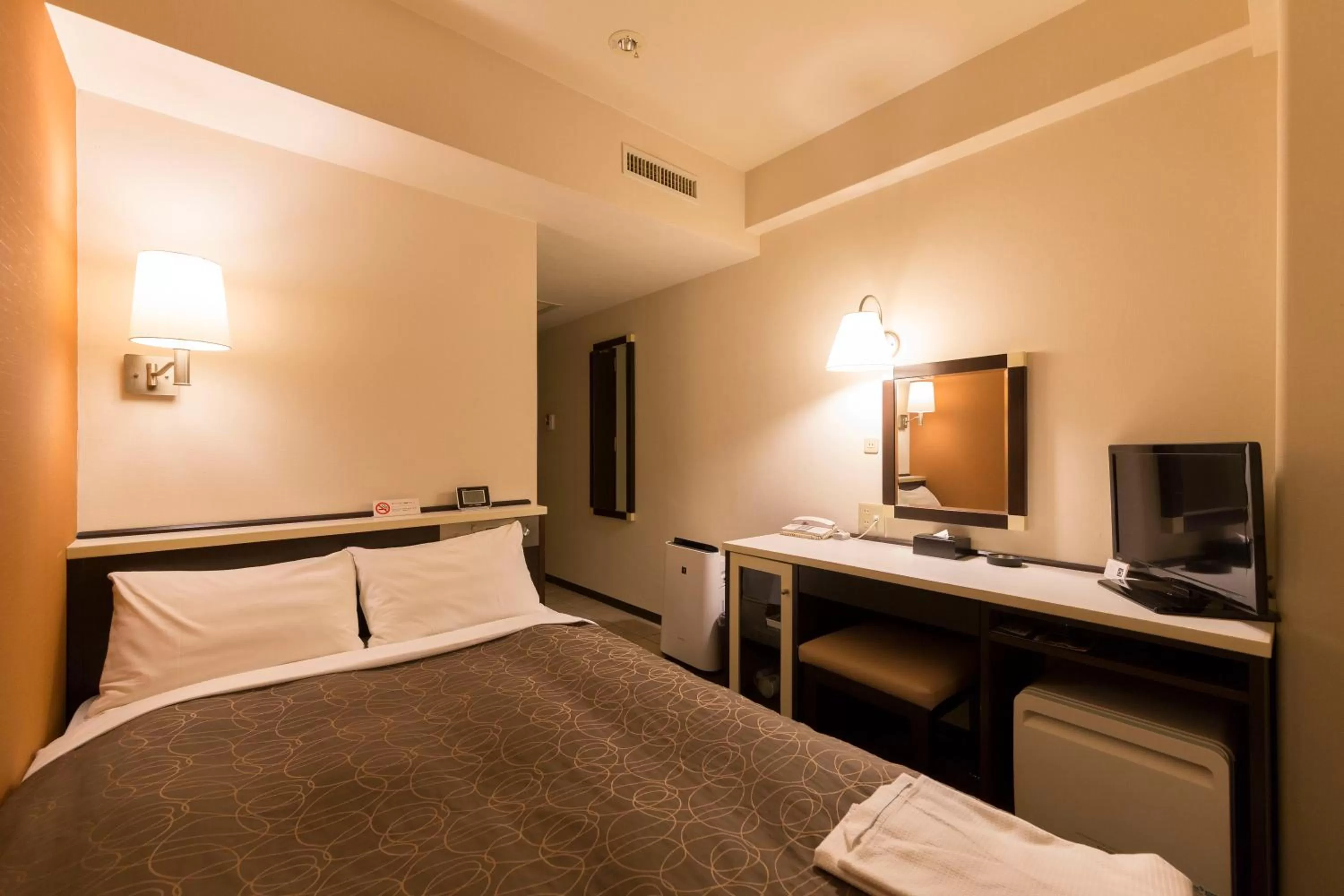 Double Room with Small Double Bed - single occupancy - Smoking in Sanco Inn Numazu Ekimae